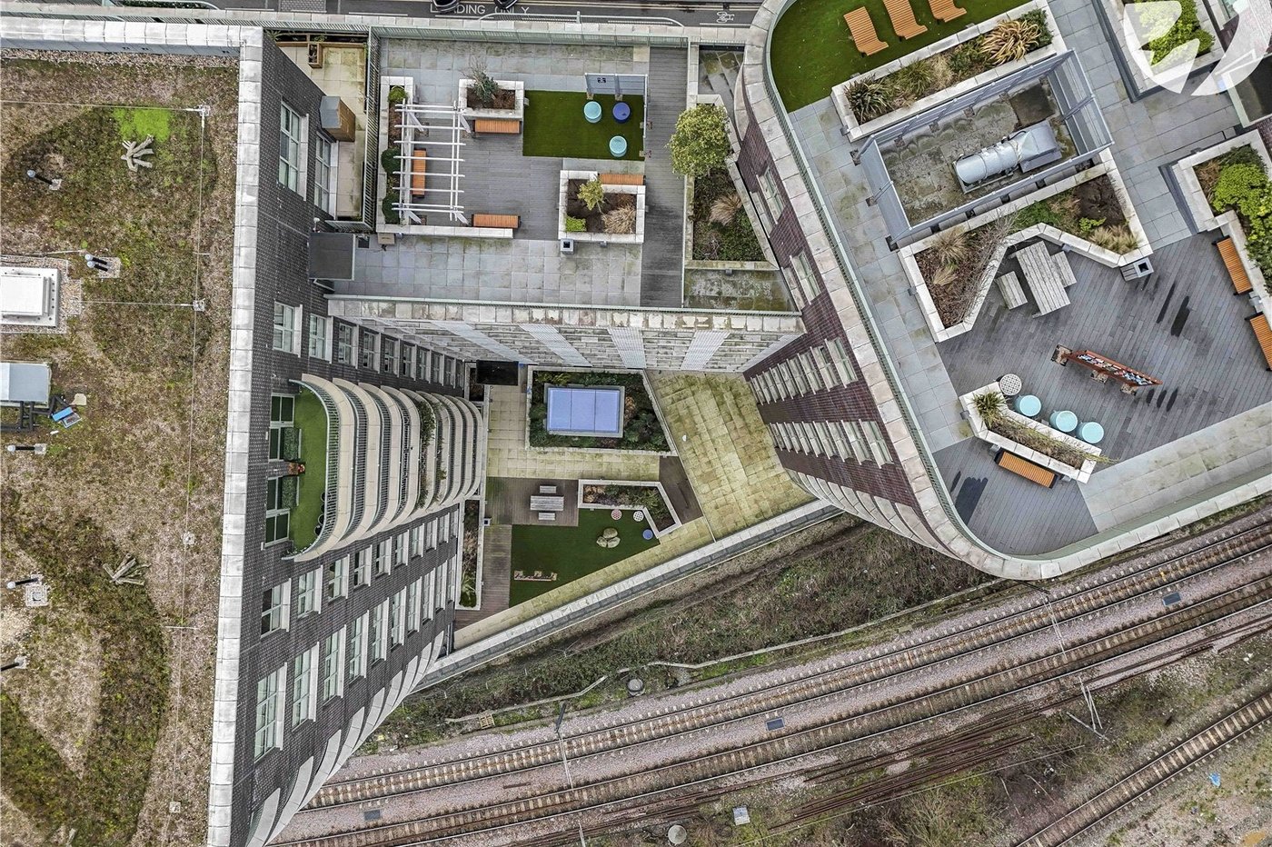 2 bedroom property for sale in London | Robinson Jackson