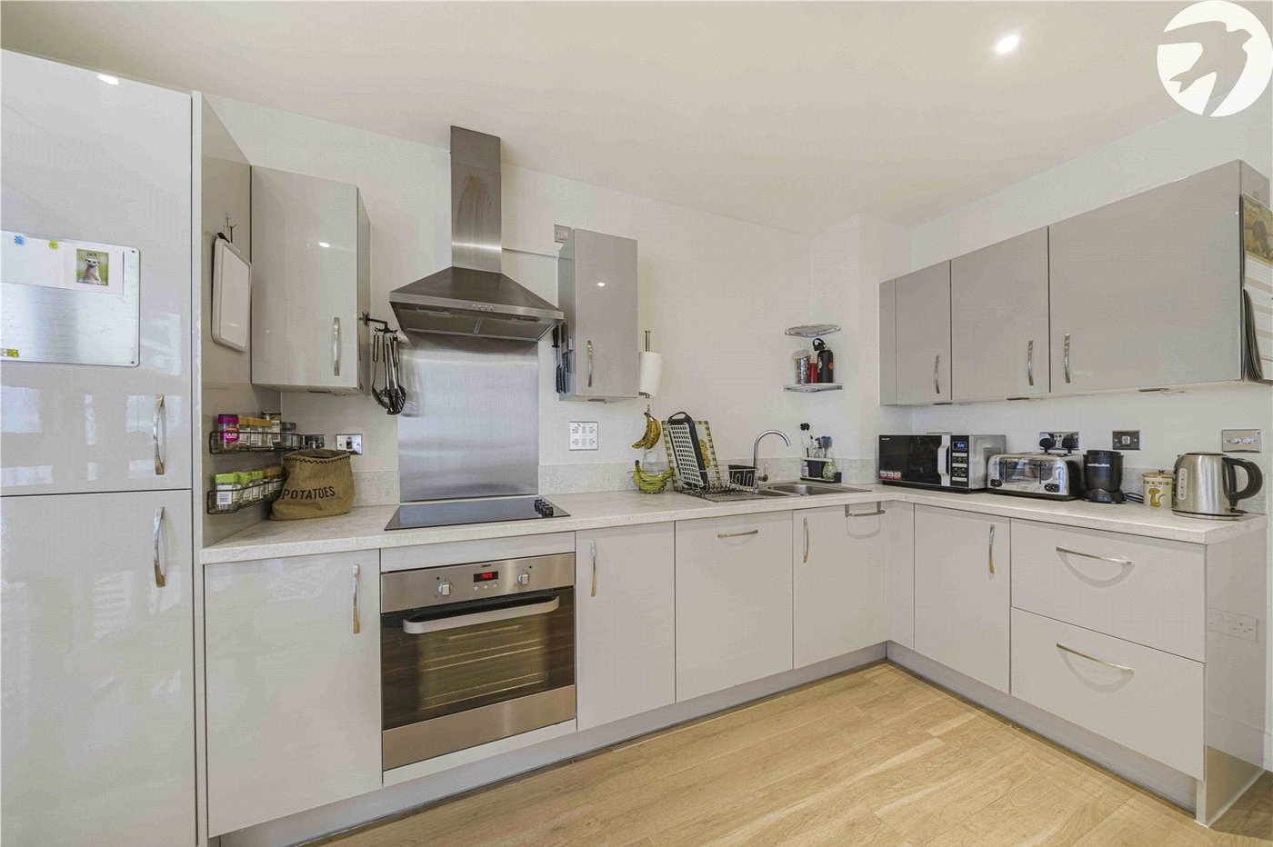 2 bedroom property for sale in London | Robinson Jackson