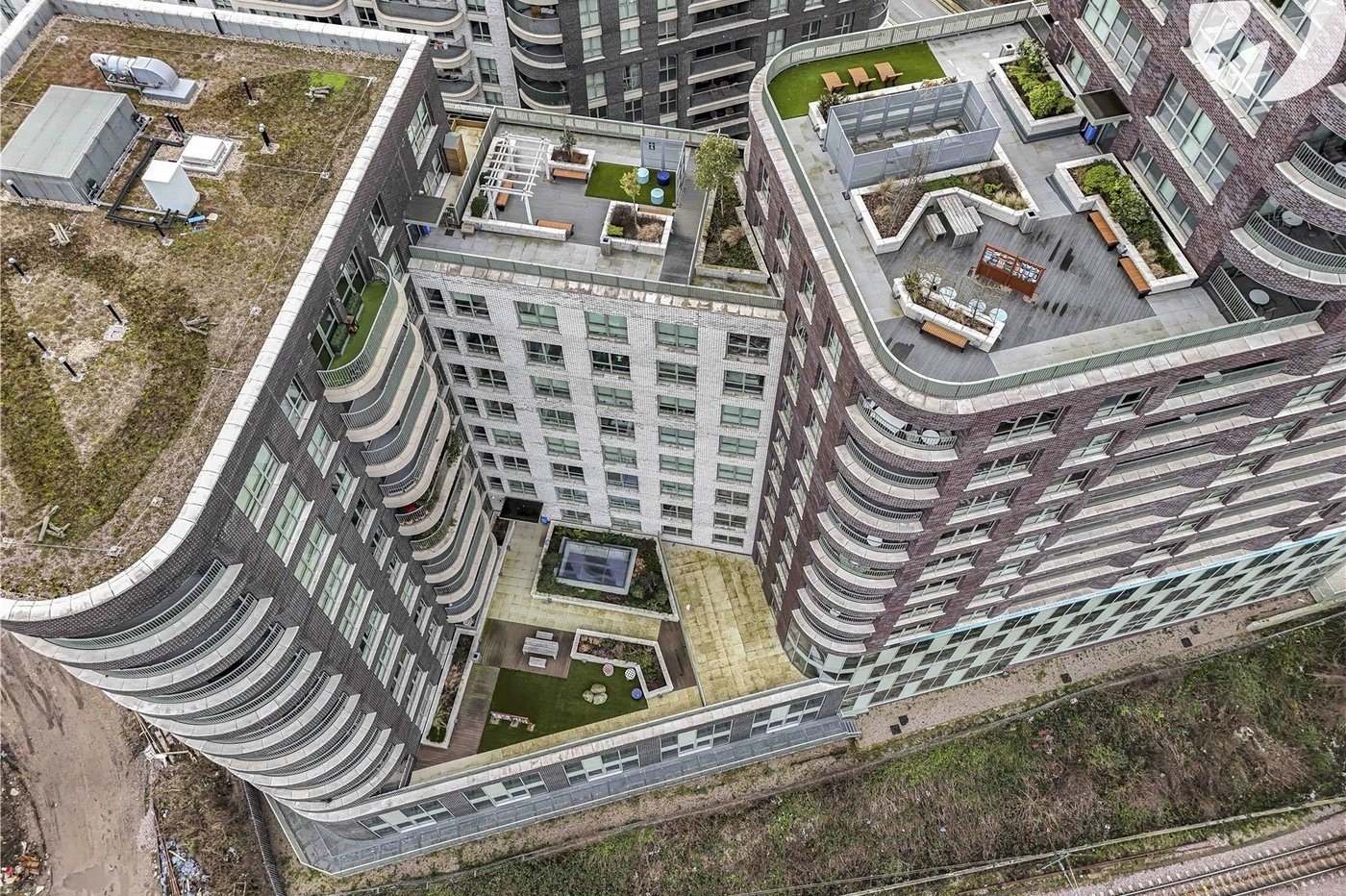 2 bedroom property for sale in London | Robinson Jackson