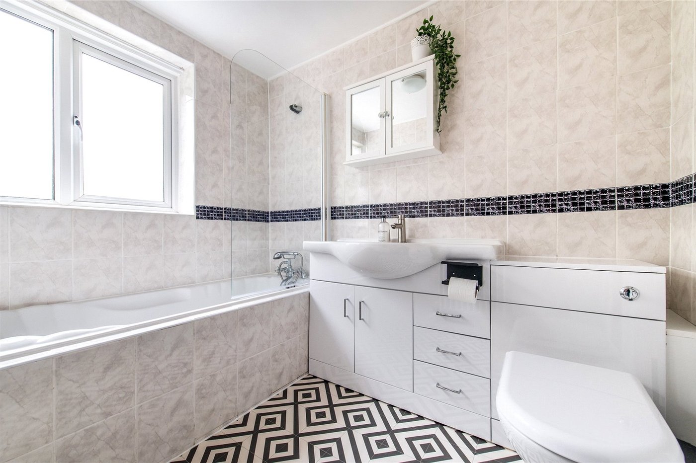 2 bedroom house for sale in Sittingbourne | Robinson Michael & Jackson