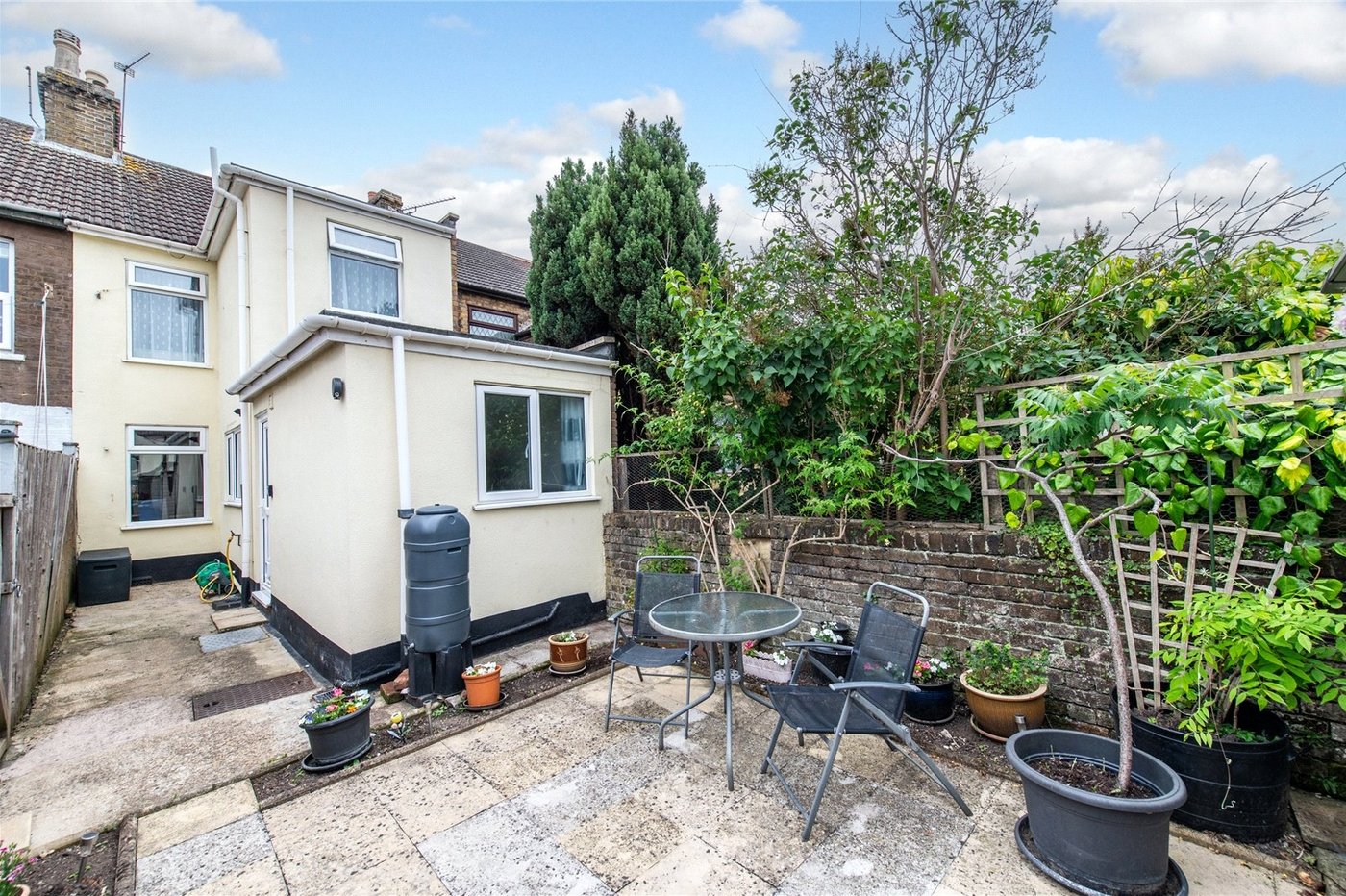 2 bedroom house for sale in Sittingbourne | Robinson Michael & Jackson