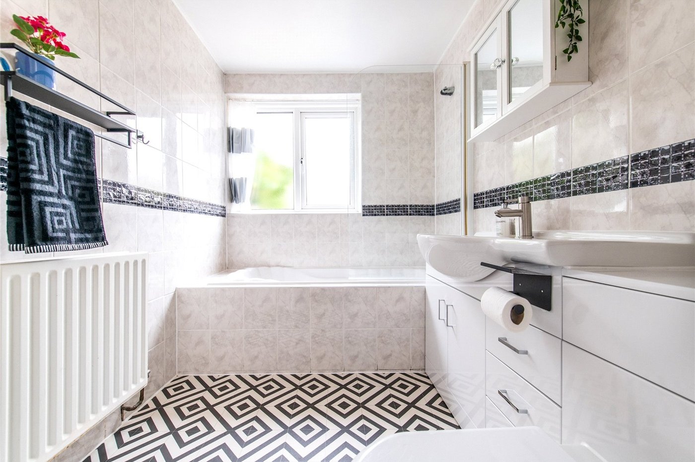 2 bedroom house for sale in Sittingbourne | Robinson Michael & Jackson