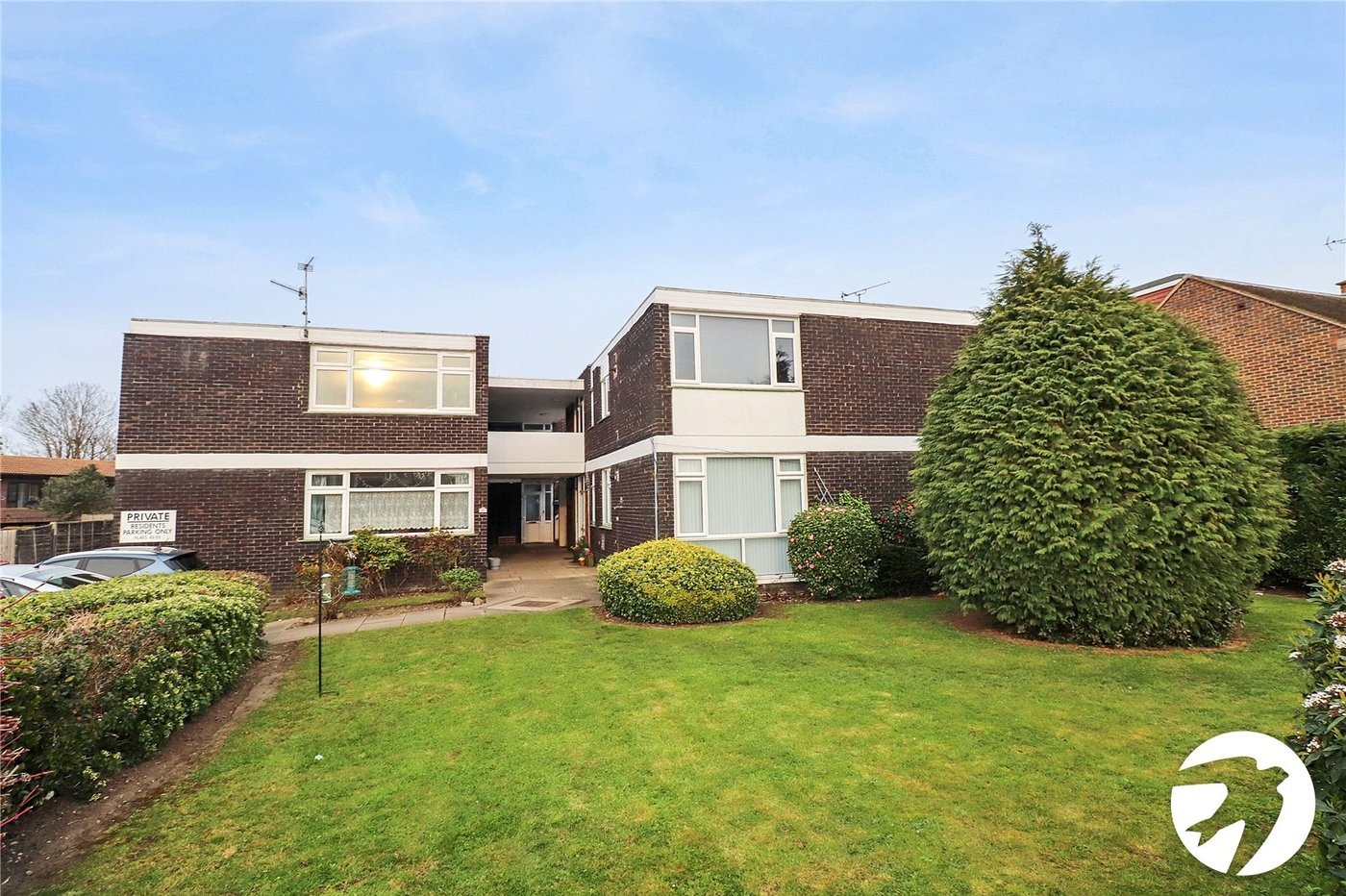 3 bedroom property for sale in Belvedere | Robinson Jackson