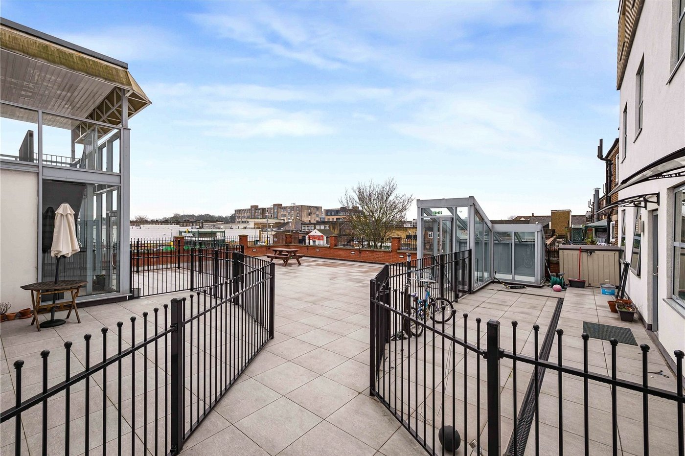 2 bedroom property for sale in Welling | Robinson Jackson