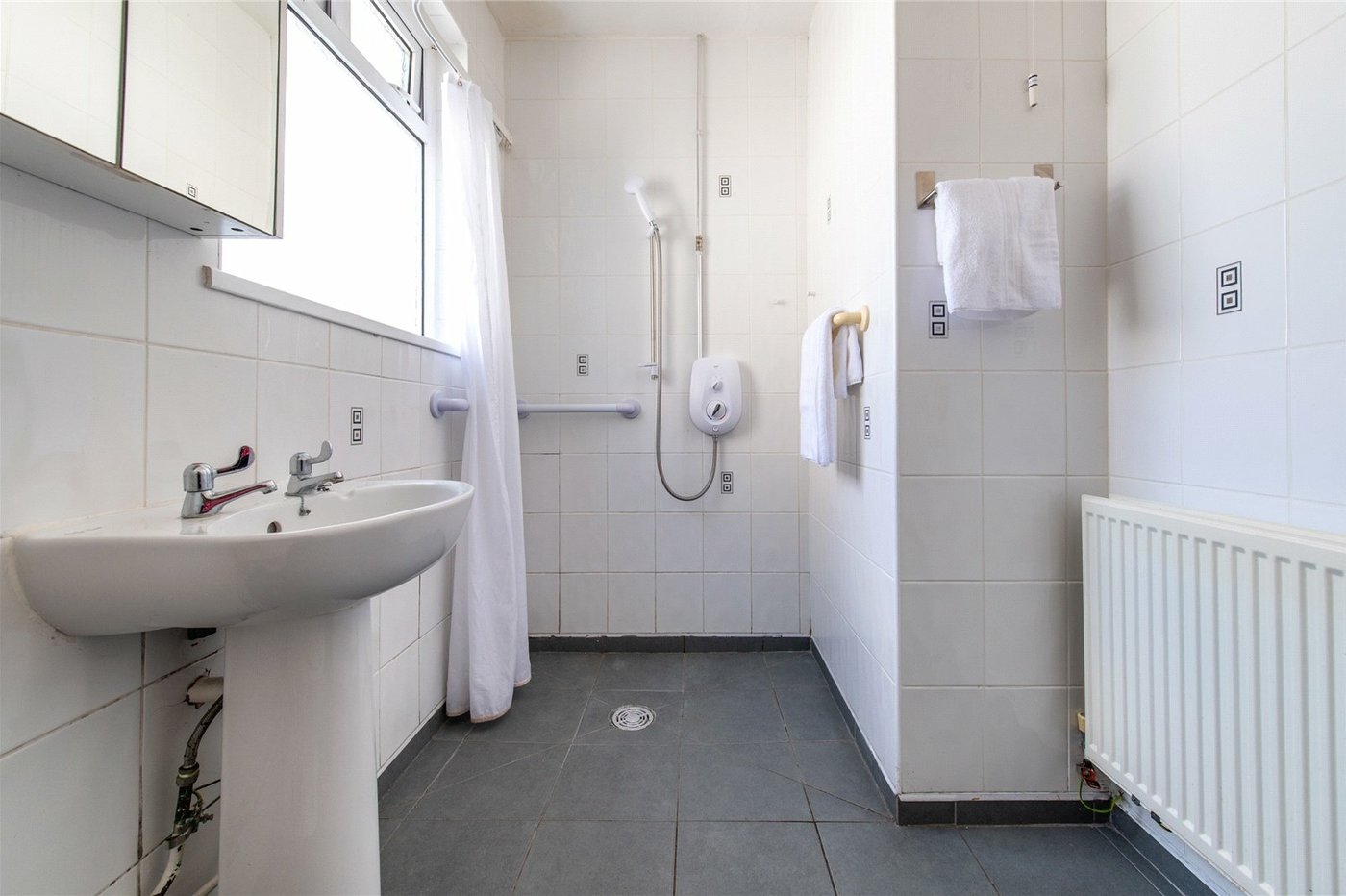 2 bedroom bungalow for sale in Gravesend | Robinson Michael & Jackson