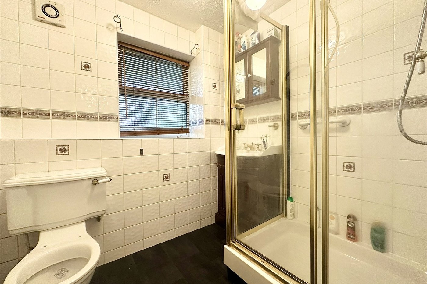 2 bedroom property for sale in Mounts Road | Robinson Jackson