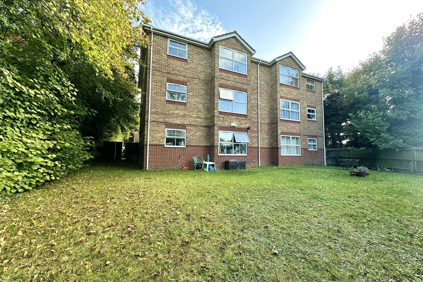 2 bedroom property for sale in Mounts Road | Robinson Jackson