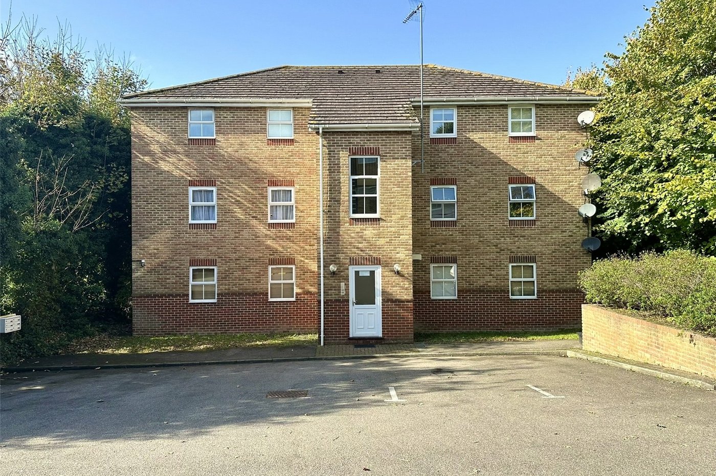 2 bedroom property for sale in Mounts Road | Robinson Jackson