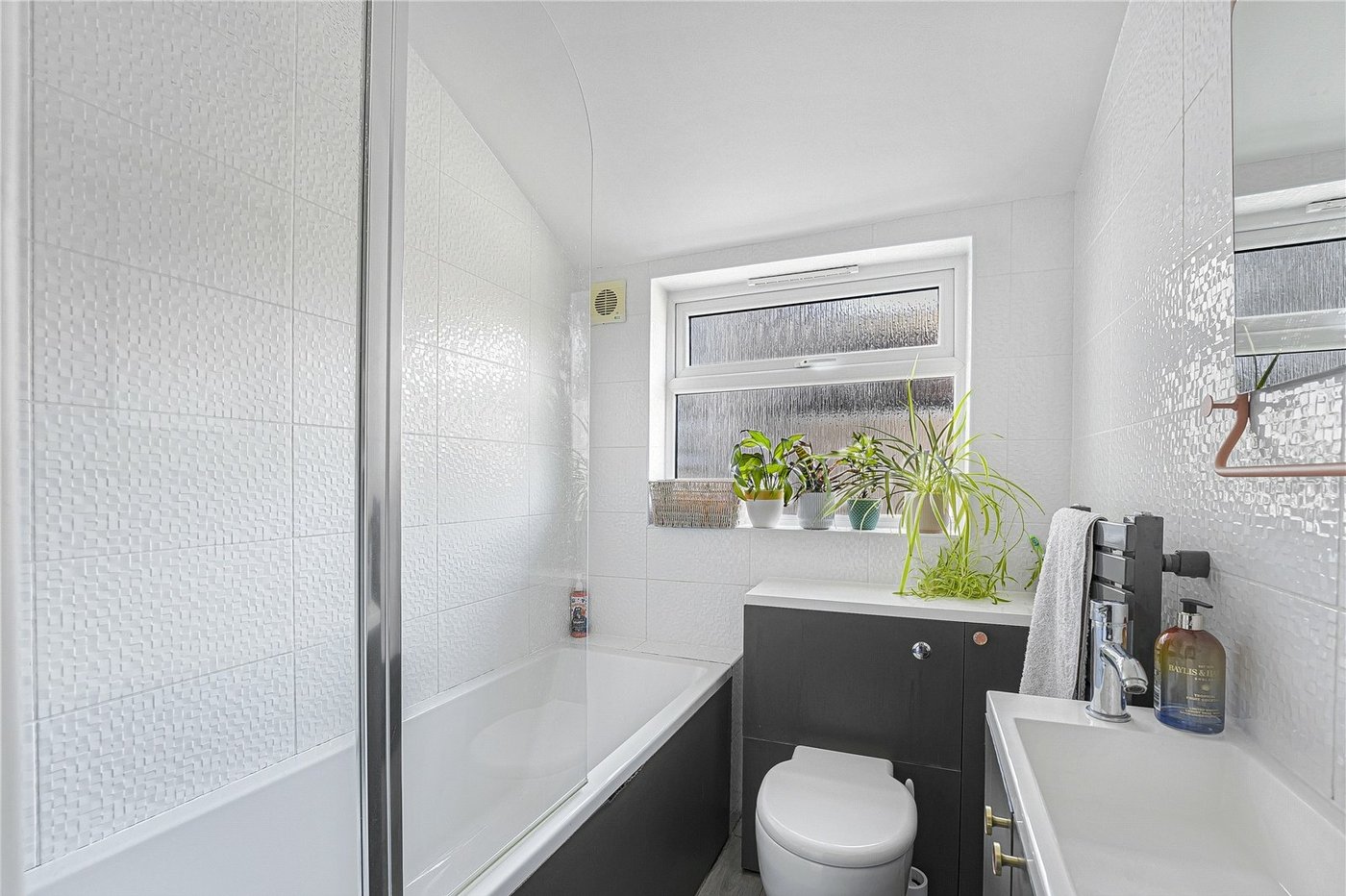 4 bedroom house for sale in London | Robinson Jackson