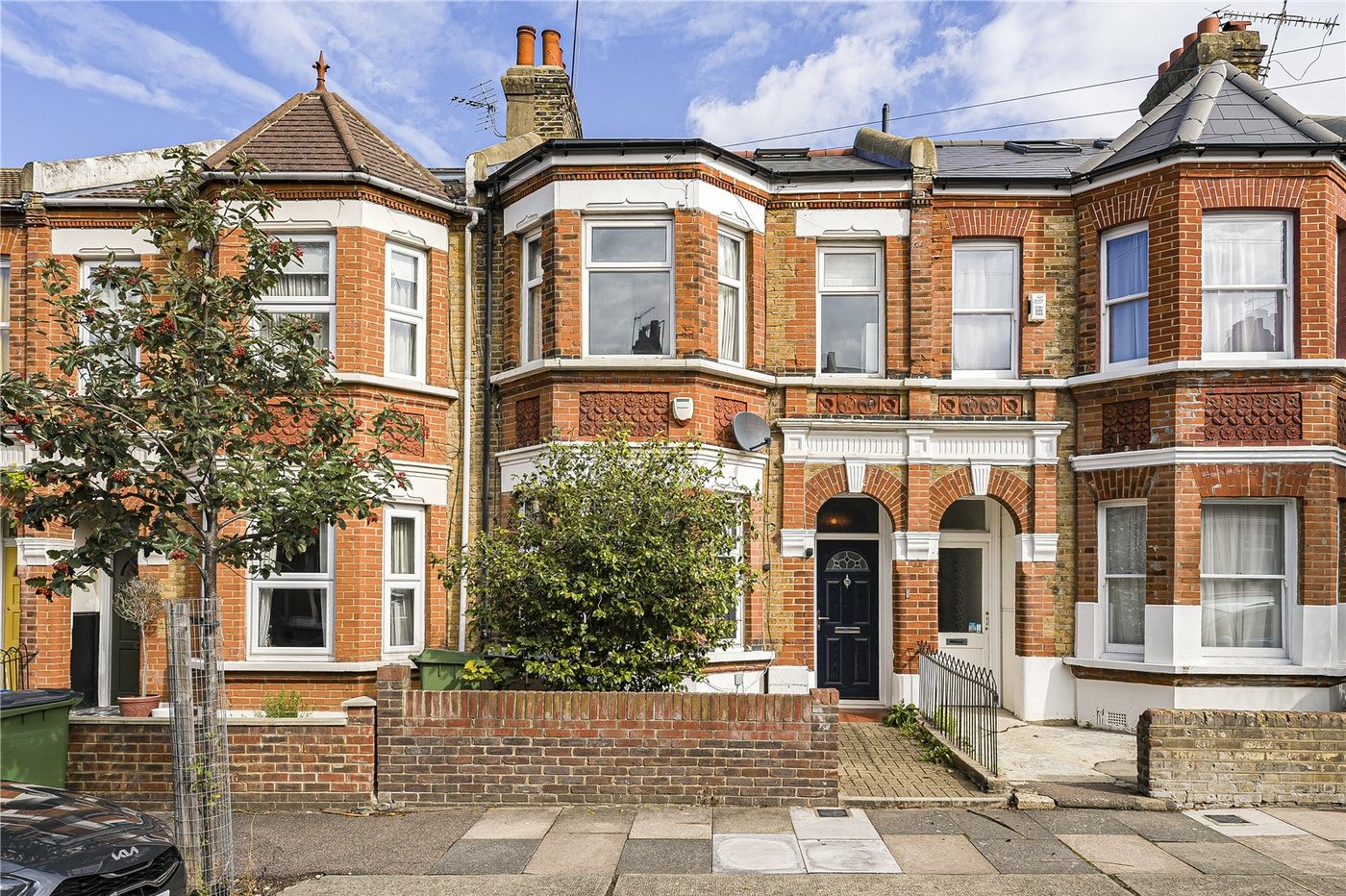 4 bedroom house for sale in London | Robinson Jackson