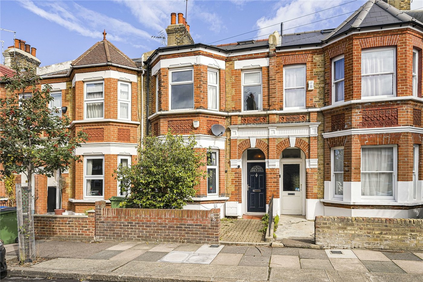 4 bedroom house for sale in London | Robinson Jackson