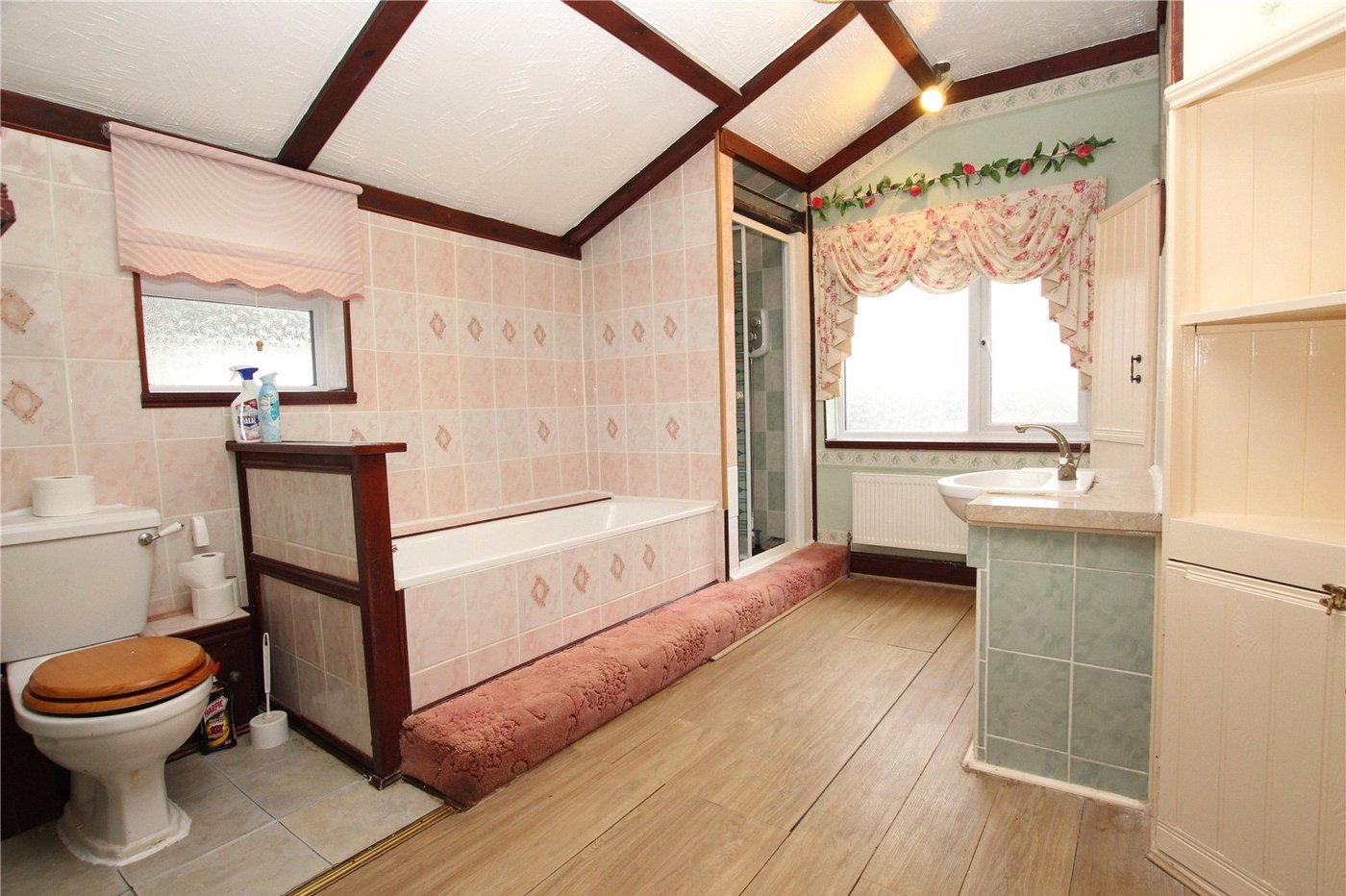 2 bedroom house for sale in Plumstead Common | Robinson Jackson