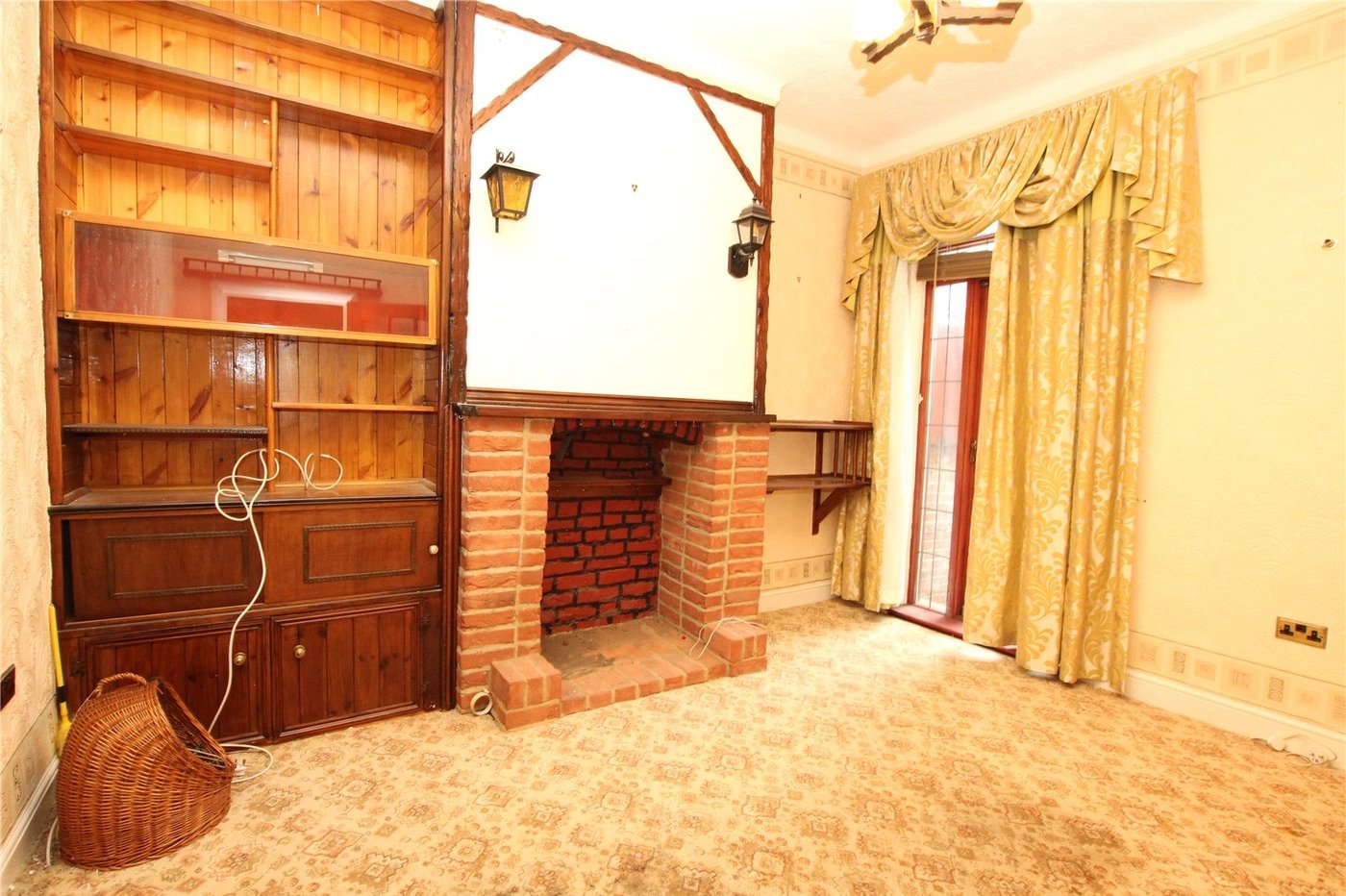 2 bedroom house for sale in Plumstead Common | Robinson Jackson