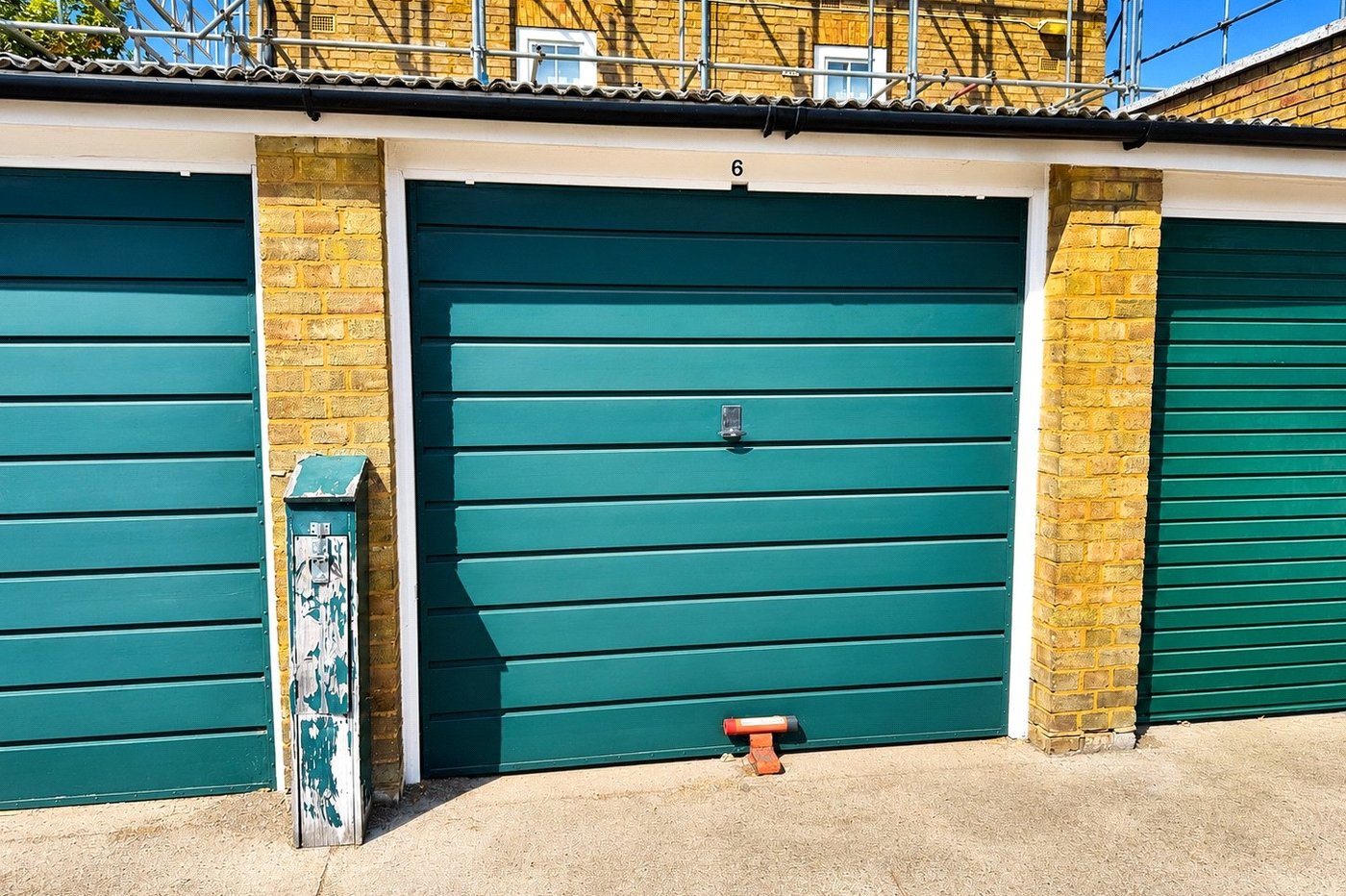 2 bedroom property for sale in London | Robinson Jackson