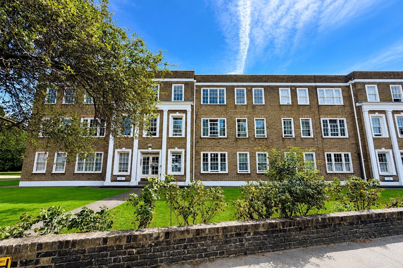 2 bedroom property for sale in London | Robinson Jackson