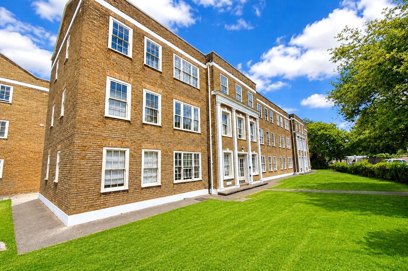 2 bedroom property for sale in London | Robinson Jackson