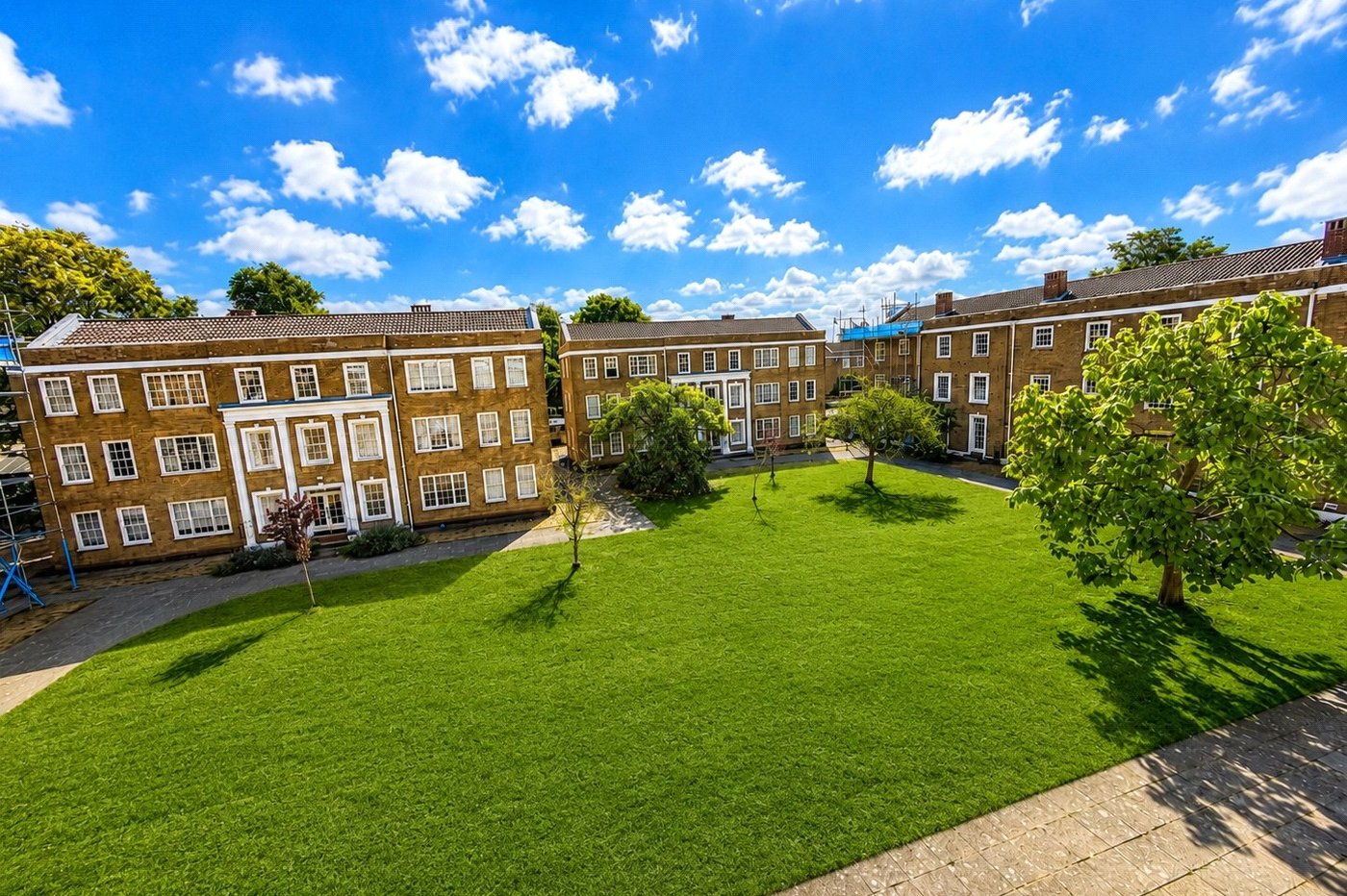 2 bedroom property for sale in London | Robinson Jackson