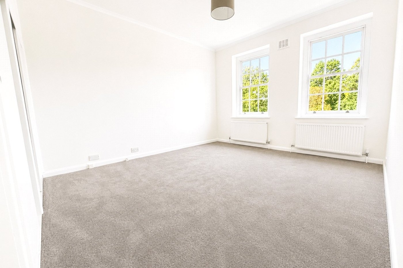 2 bedroom property for sale in London | Robinson Jackson