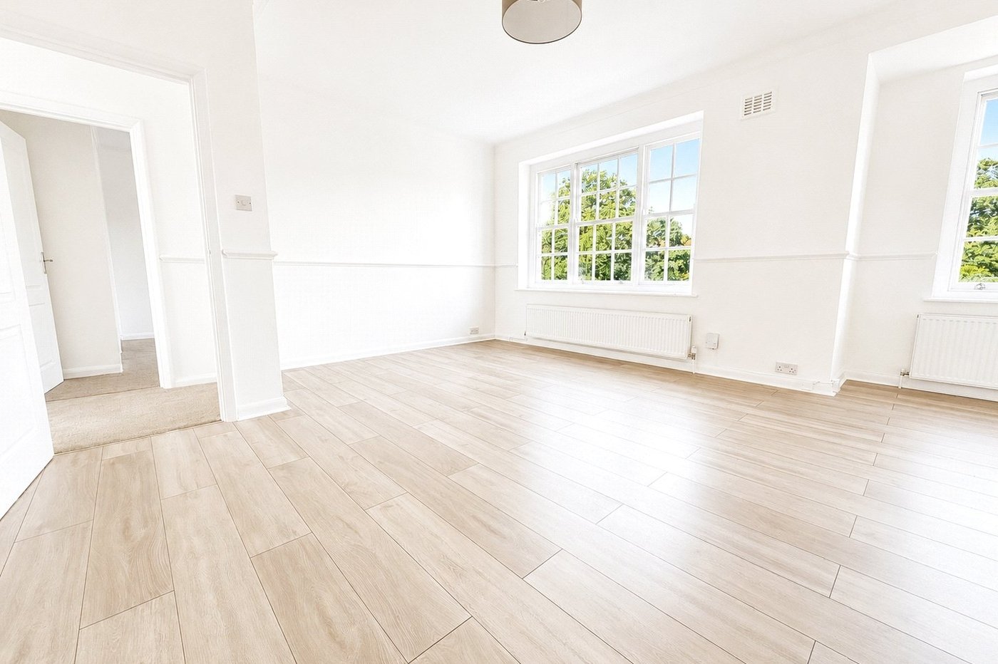 2 bedroom property for sale in London | Robinson Jackson