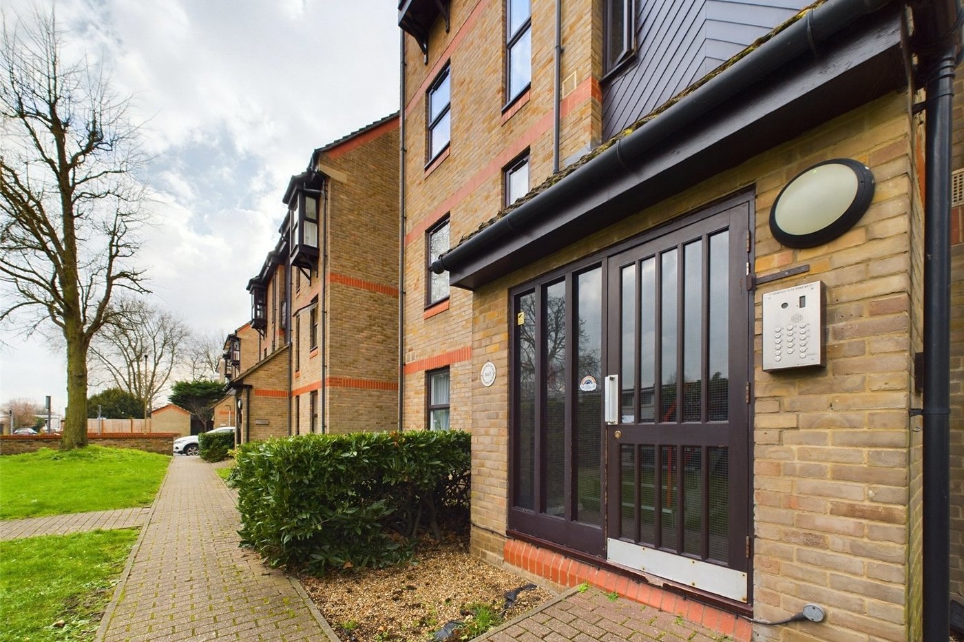 1 bedroom property for sale in London | Robinson Jackson