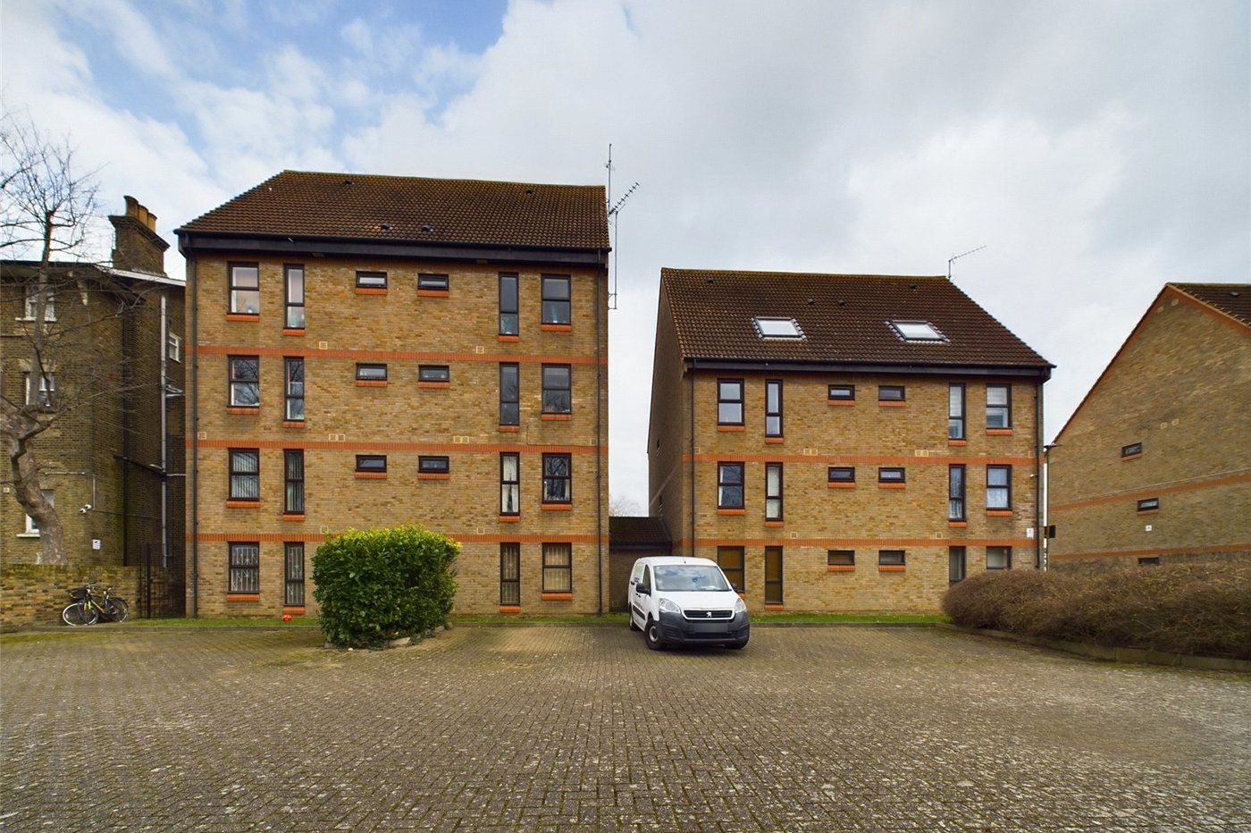 1 bedroom property for sale in London | Robinson Jackson