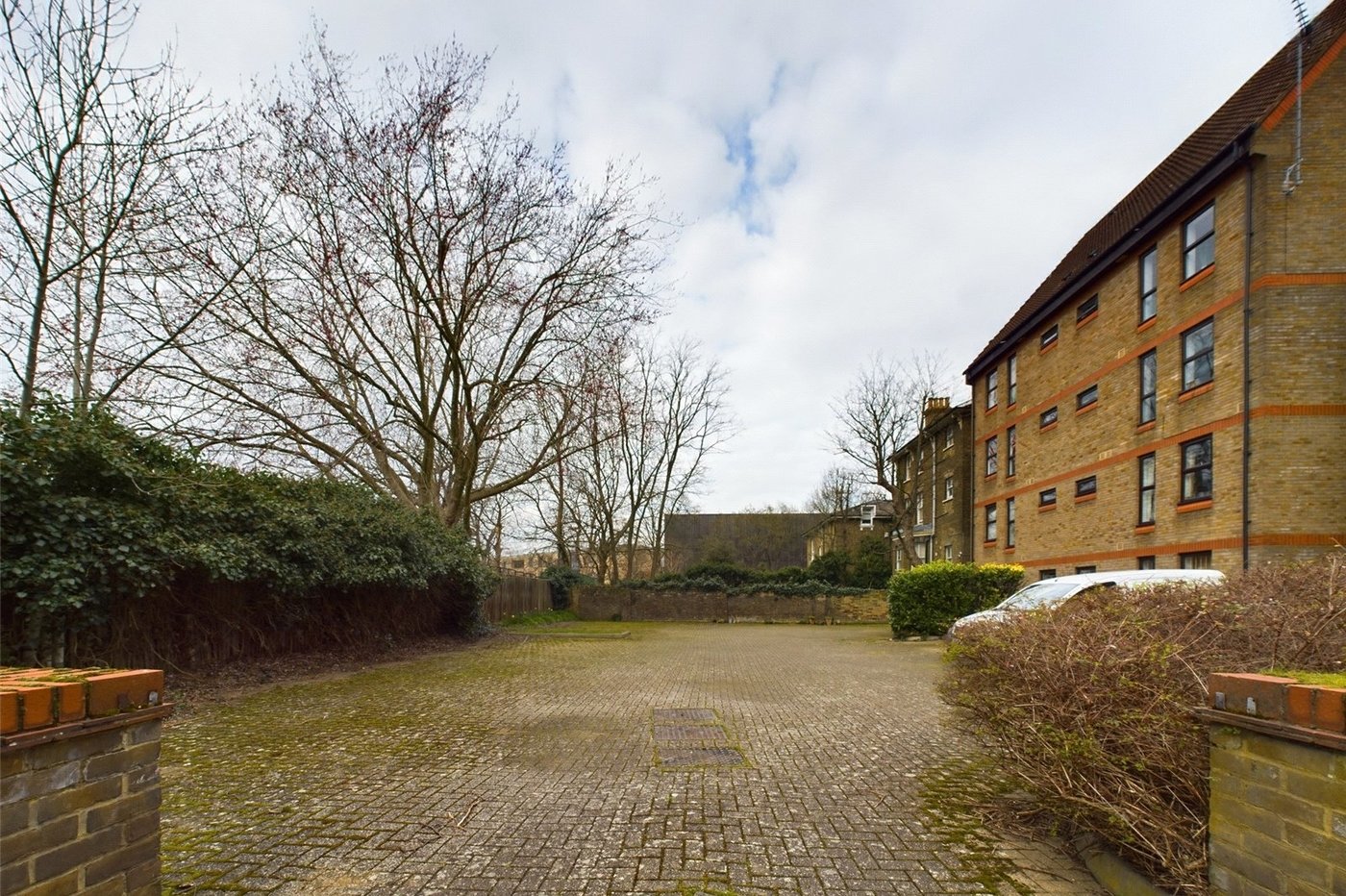 1 bedroom property for sale in London | Robinson Jackson