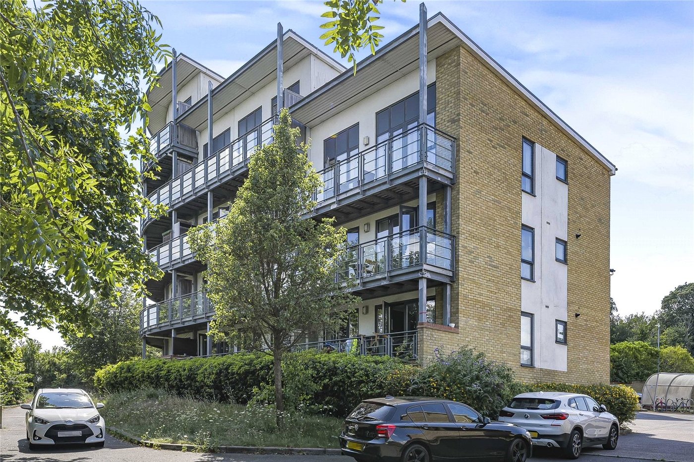 2 bedroom property for sale in Fieldfare Lane | Robinson Jackson