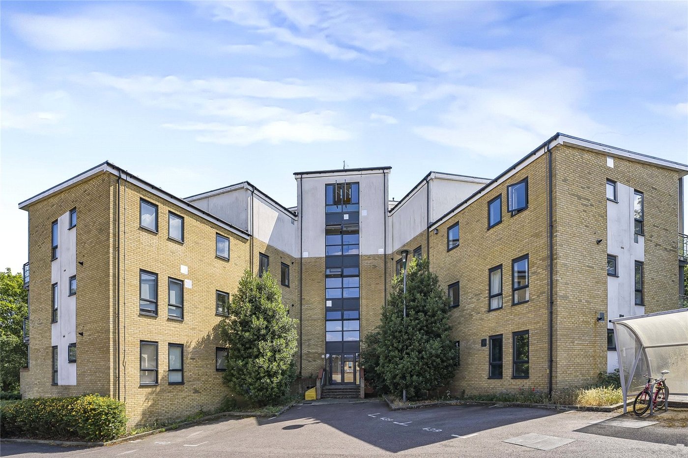 2 bedroom property for sale in Fieldfare Lane | Robinson Jackson