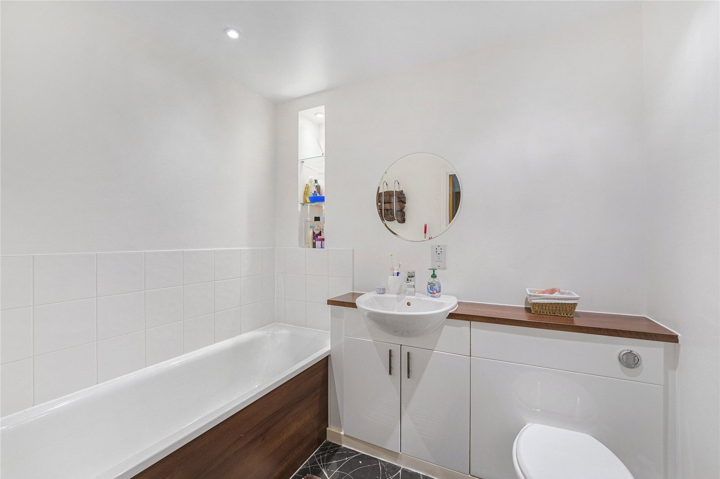 2 bedroom property for sale in Fieldfare Lane | Robinson Jackson