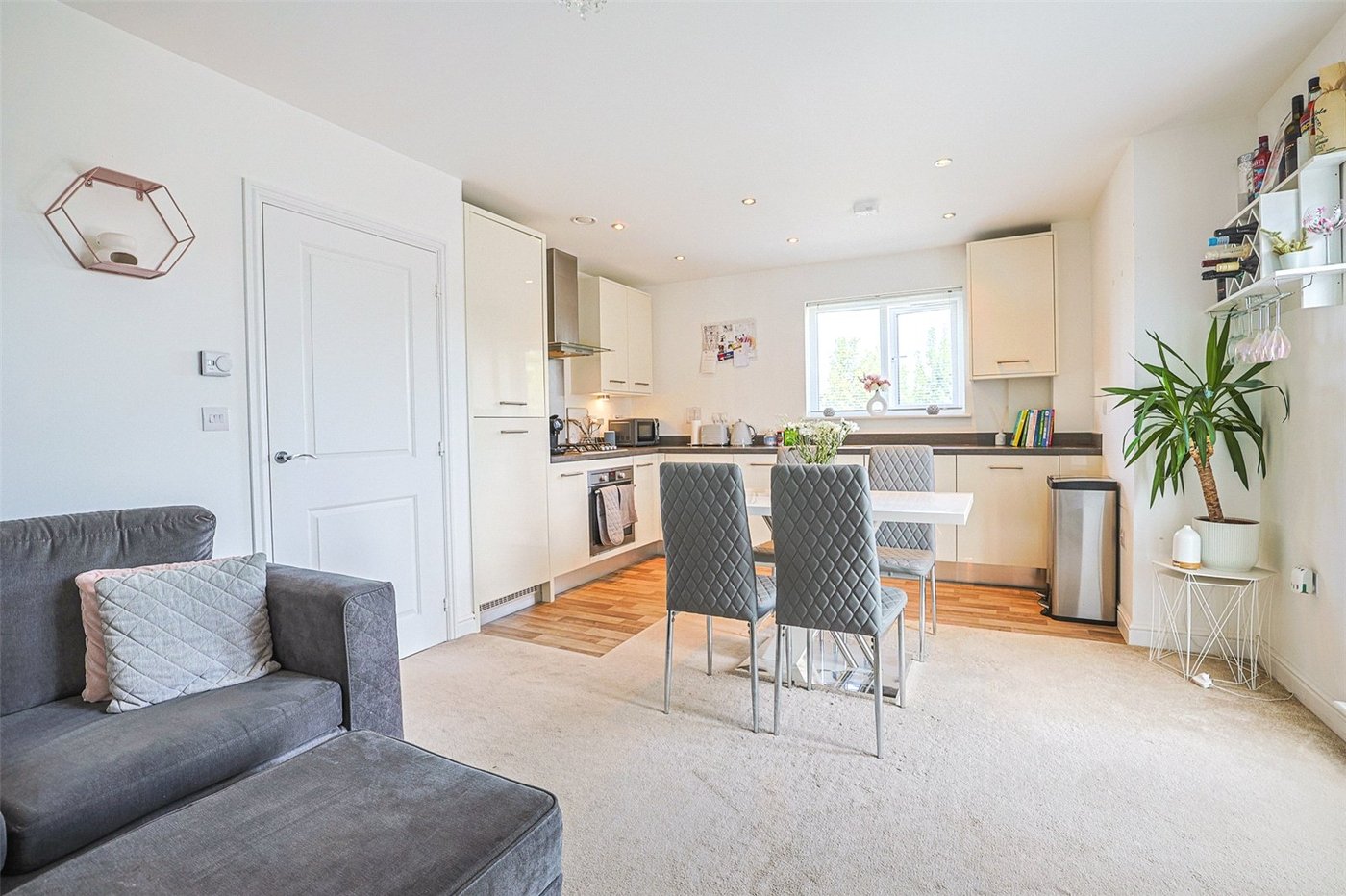 2 bedroom property for sale in Sittingbourne | Robinson Michael & Jackson
