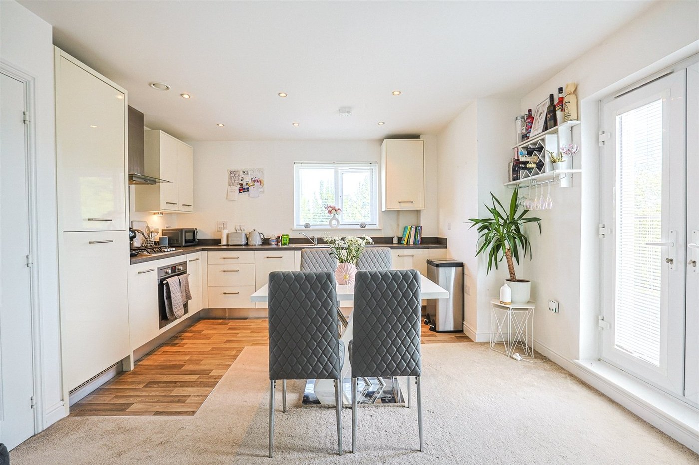 2 bedroom property for sale in Sittingbourne | Robinson Michael & Jackson