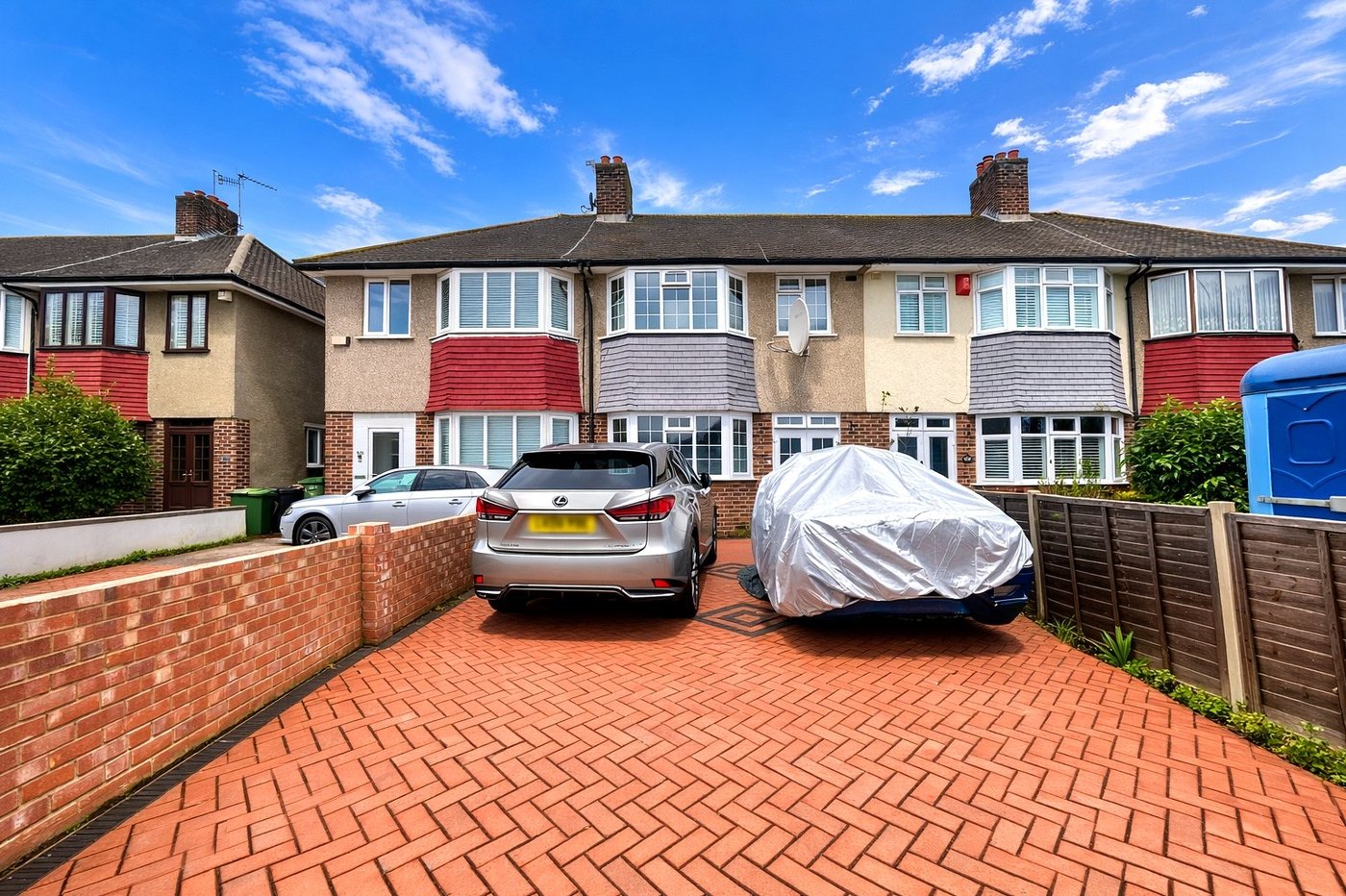 3 bedroom house for sale in London | Robinson Jackson