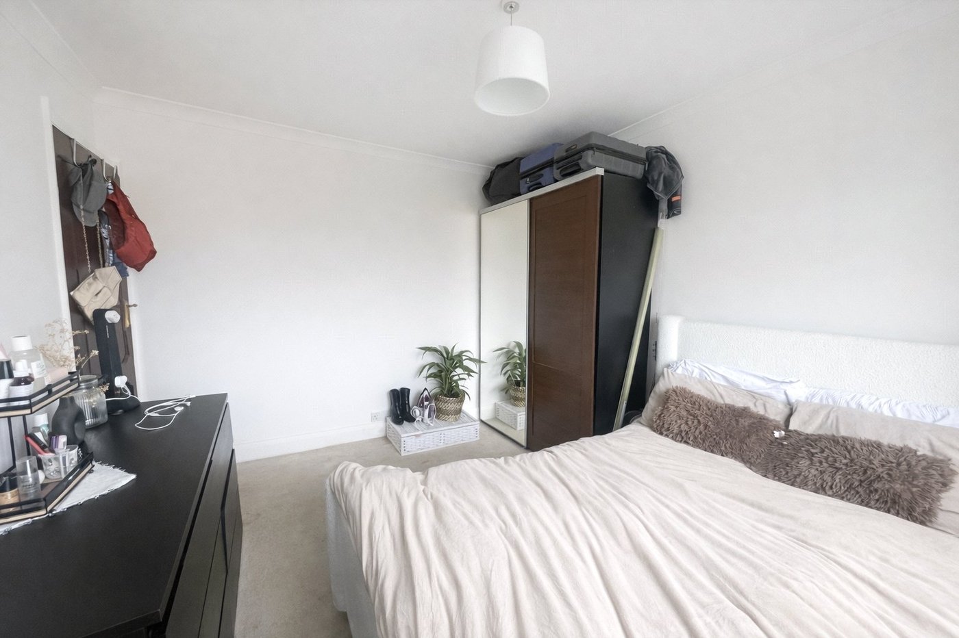 3 bedroom house for sale in London | Robinson Jackson