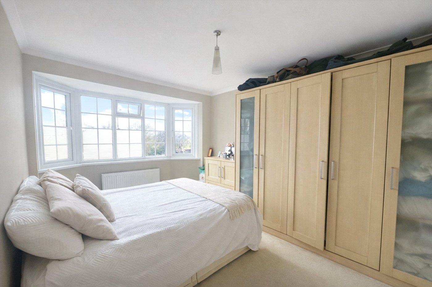 3 bedroom house for sale in London | Robinson Jackson