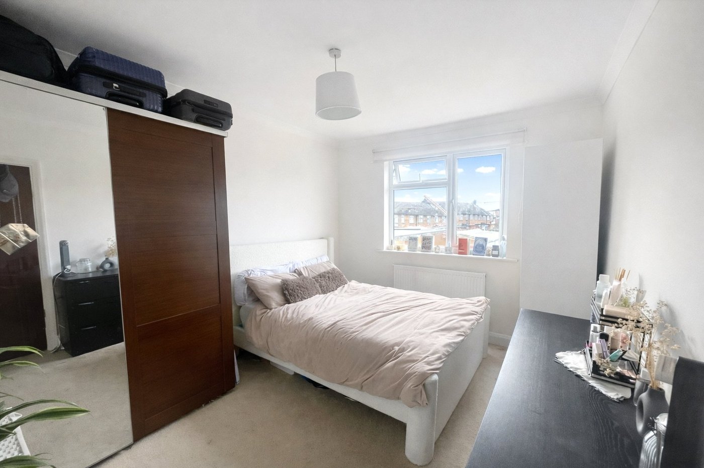 3 bedroom house for sale in London | Robinson Jackson