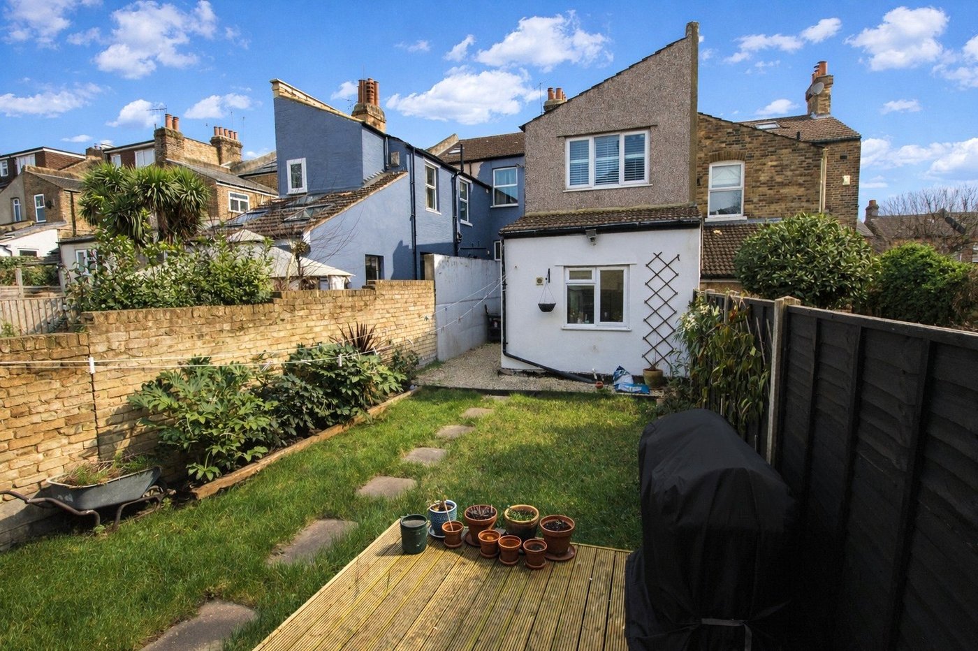 2 bedroom property for sale in Plumstead Common | Robinson Jackson