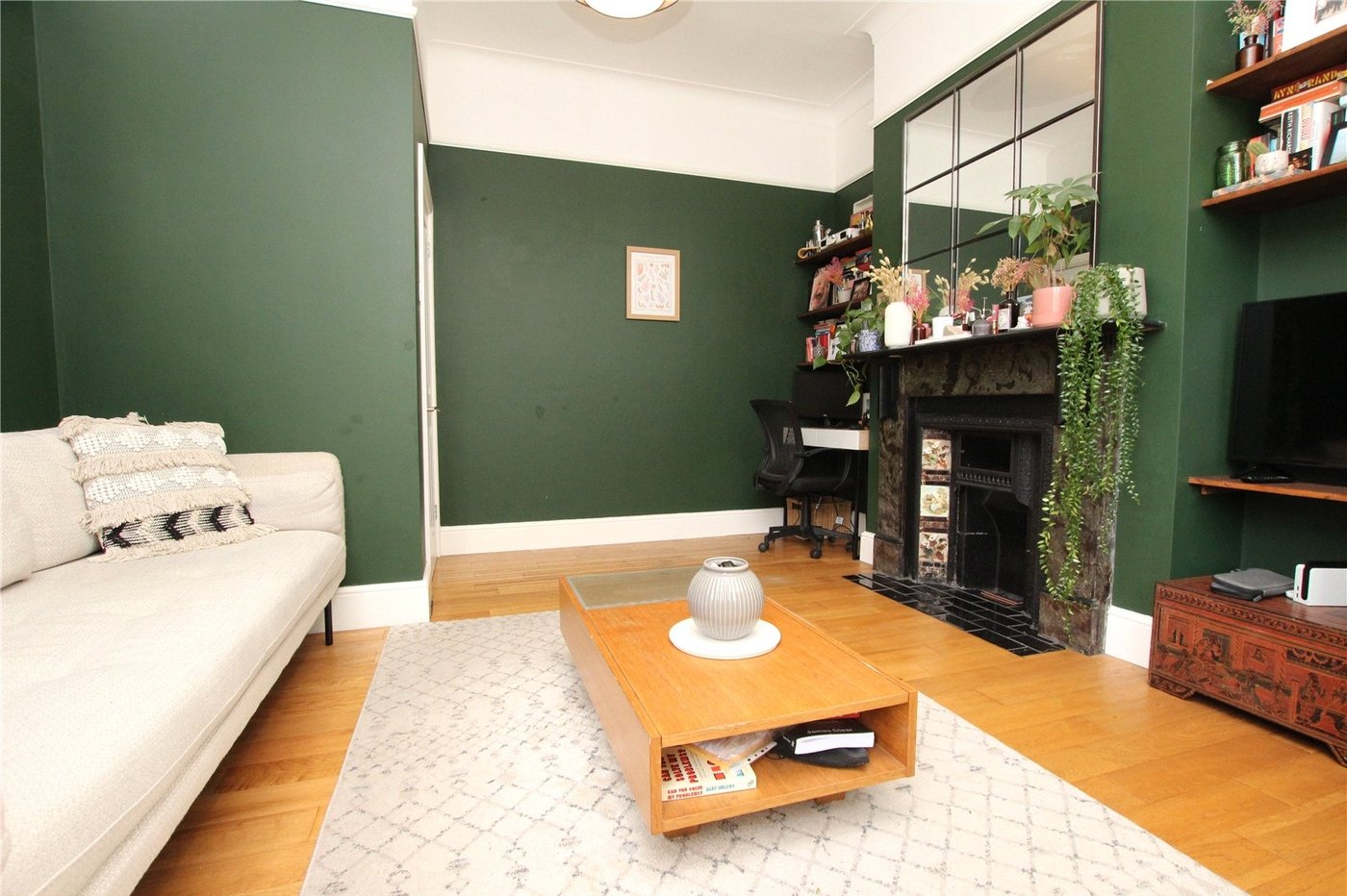 2 bedroom property for sale in Plumstead Common | Robinson Jackson