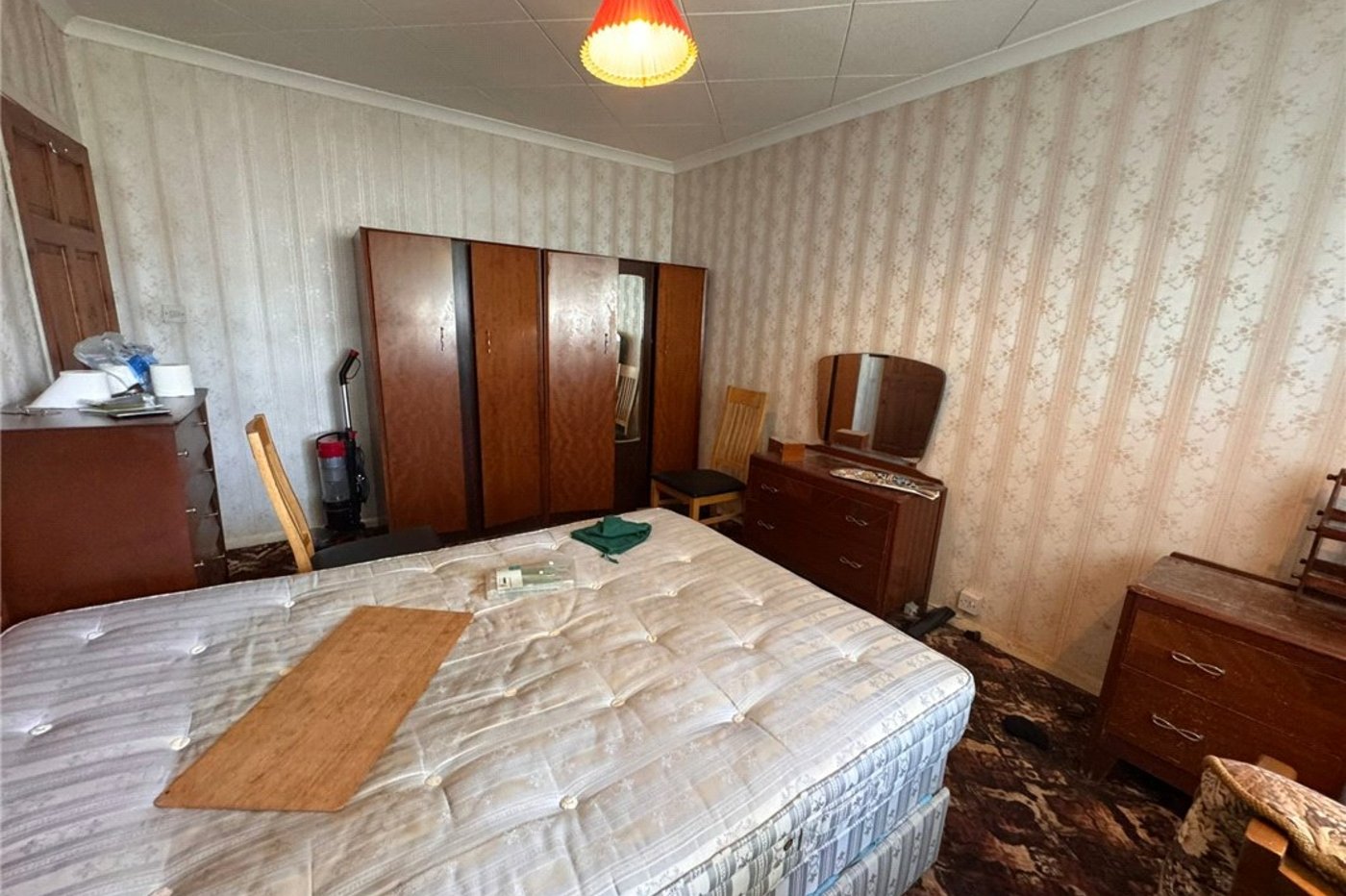 2 bedroom bungalow for sale in St Pauls Cray | Robinson Jackson