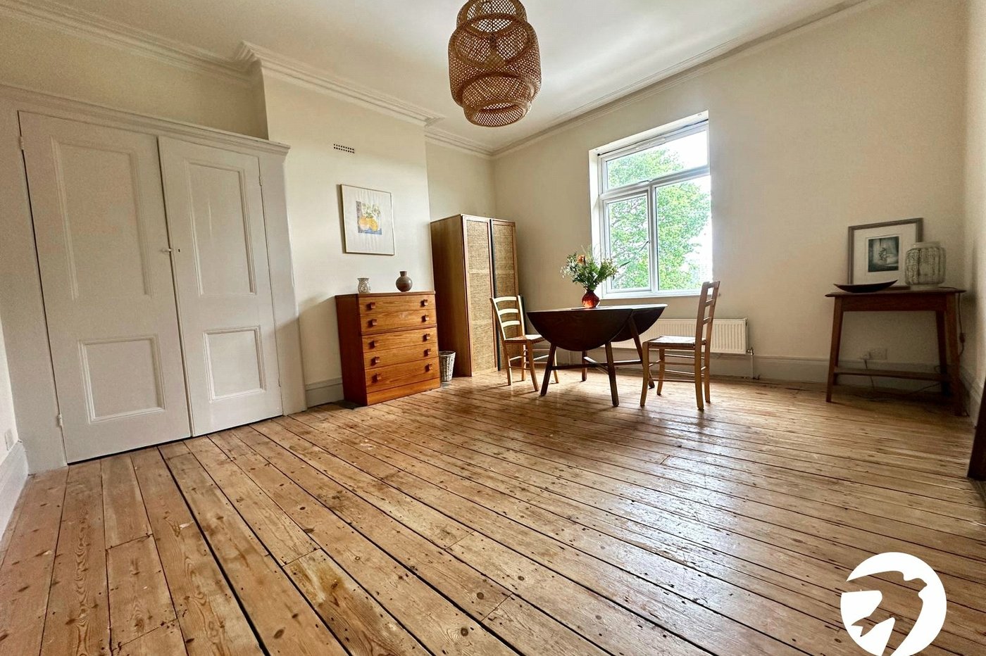 3 bedroom property for sale in London | Robinson Jackson