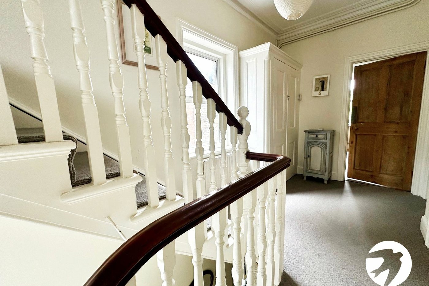3 bedroom property for sale in London | Robinson Jackson