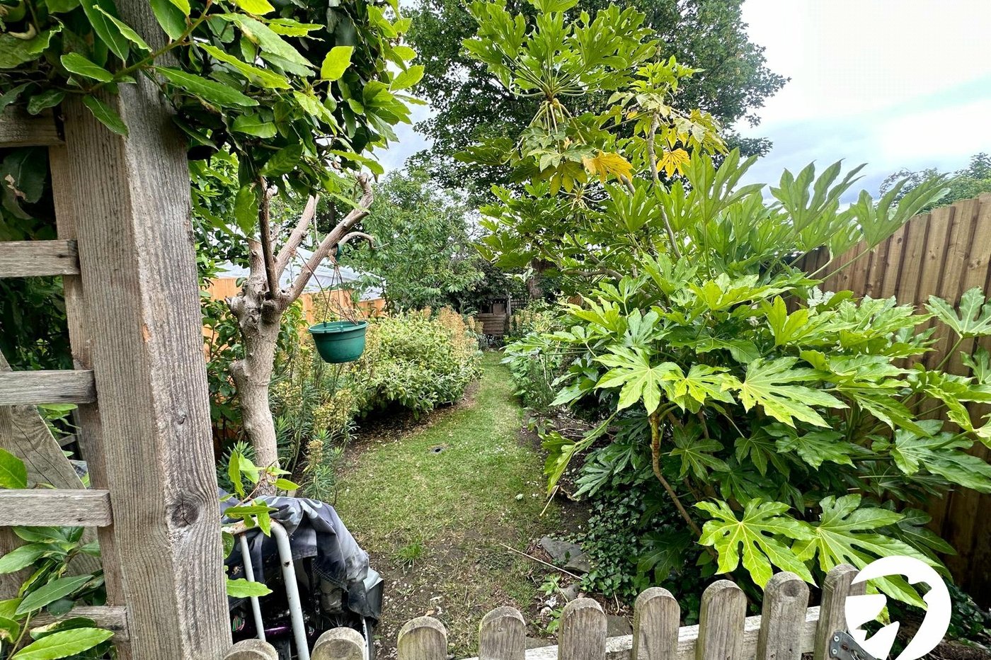 3 bedroom property for sale in London | Robinson Jackson