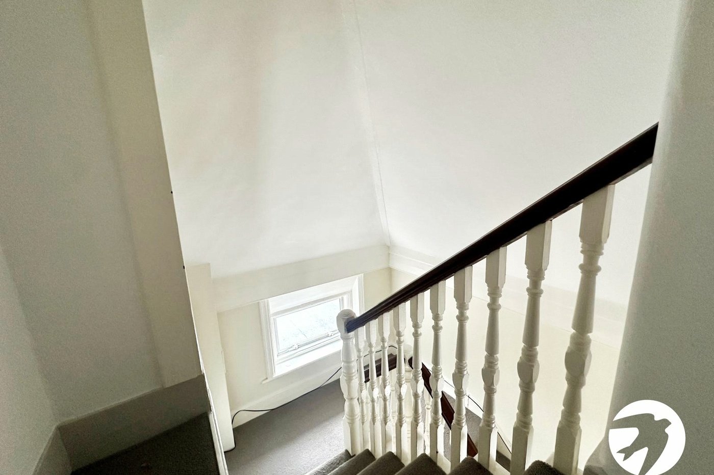 3 bedroom property for sale in London | Robinson Jackson