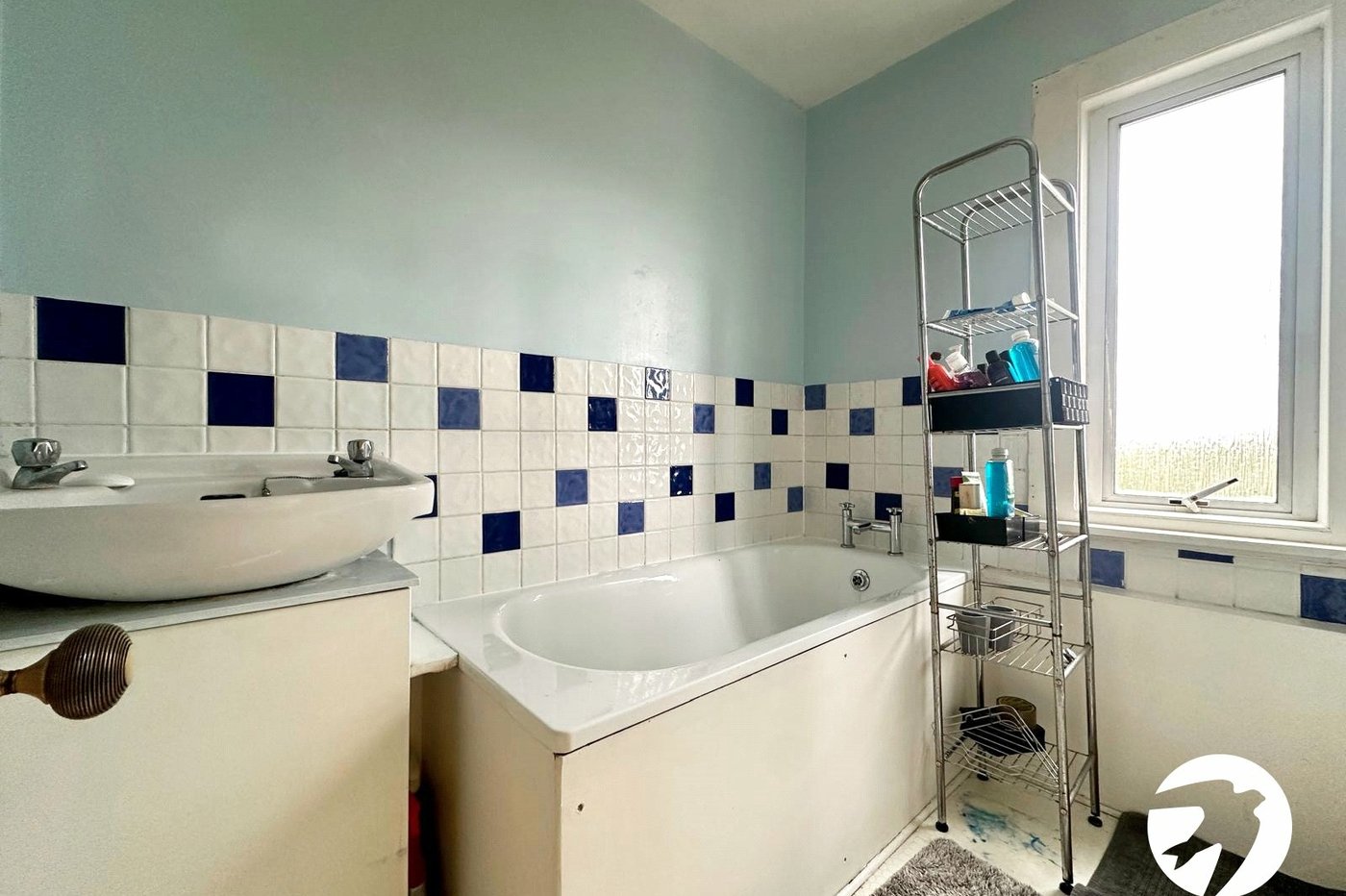 3 bedroom property for sale in London | Robinson Jackson