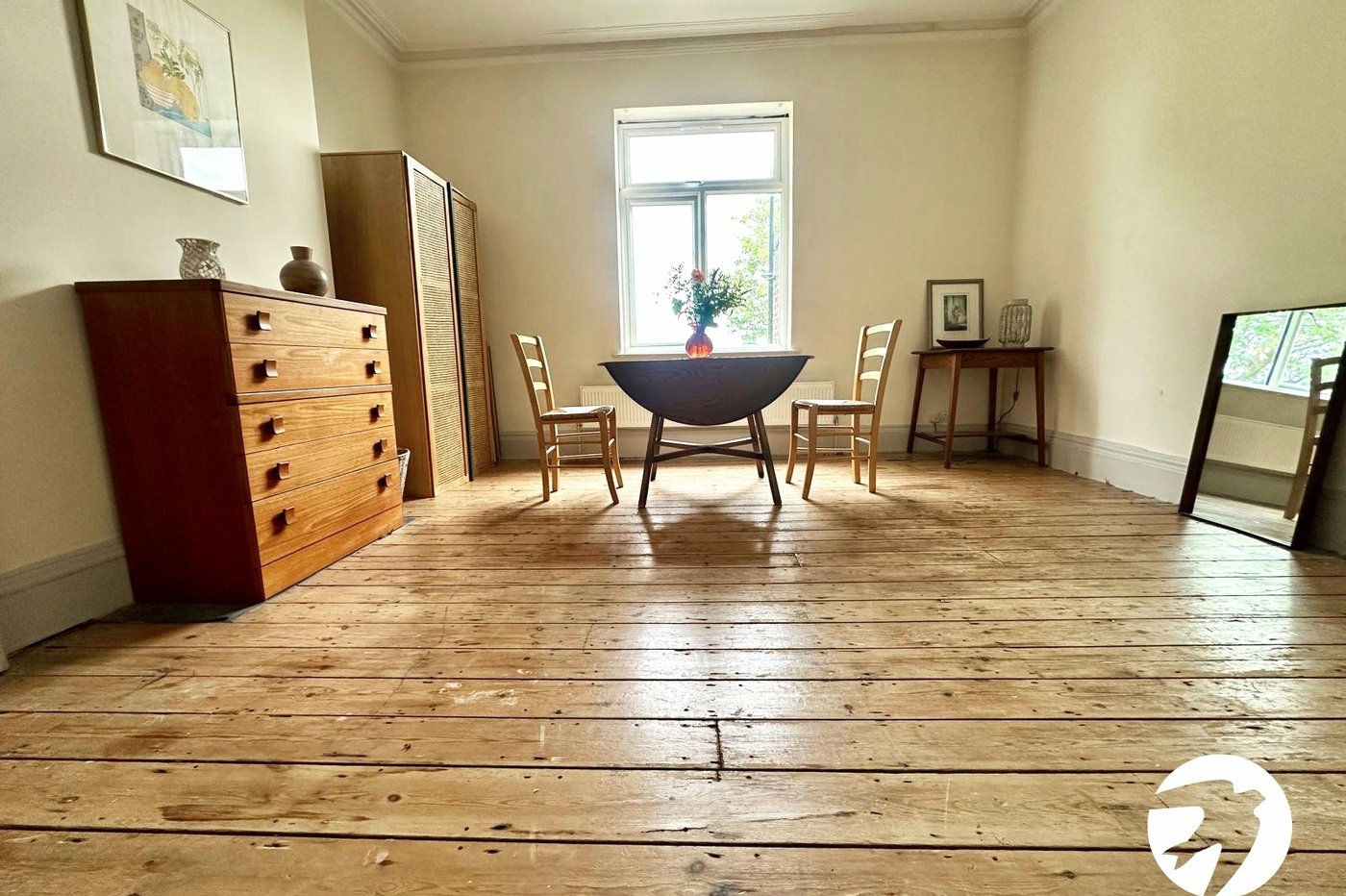 3 bedroom property for sale in London | Robinson Jackson