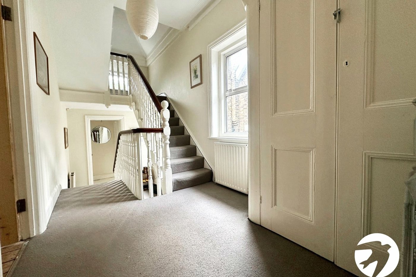 3 bedroom property for sale in London | Robinson Jackson