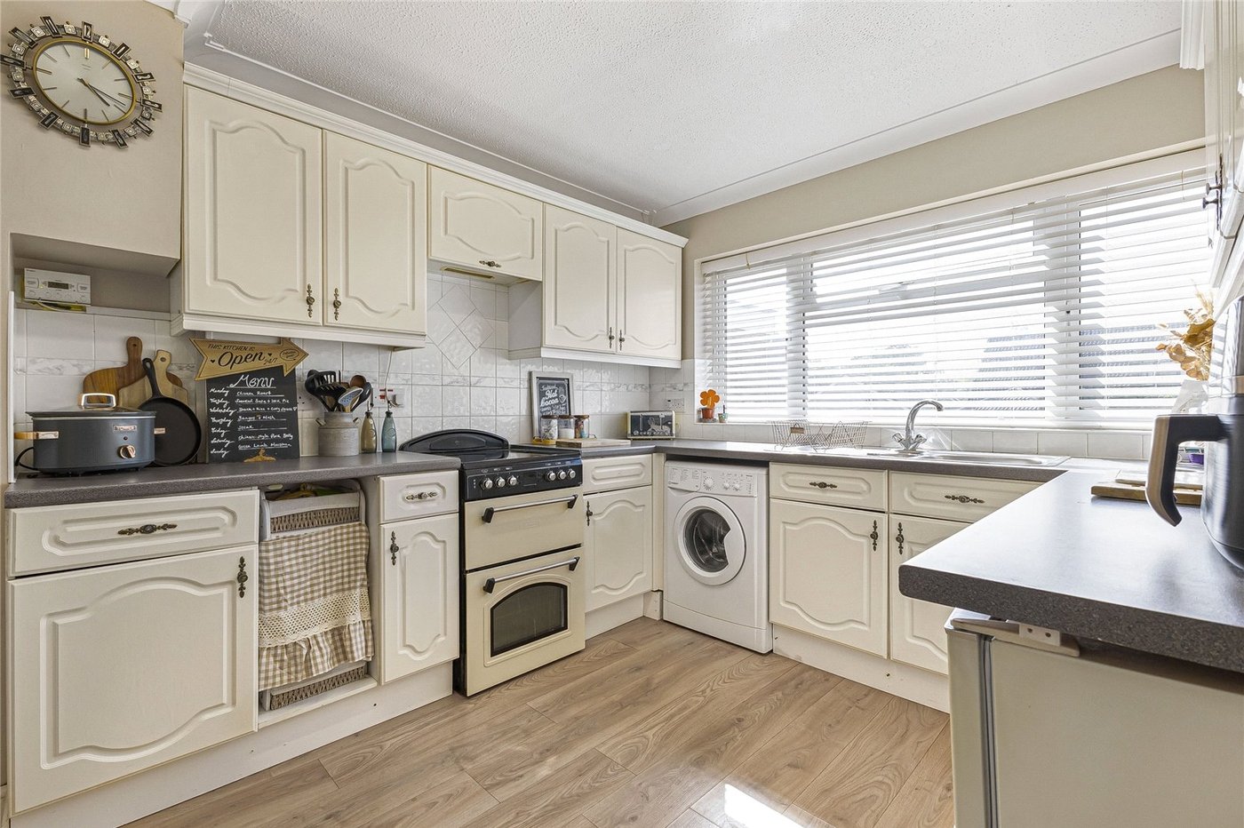 4 bedroom house for sale in Cliffe Woods | Robinson Michael & Jackson