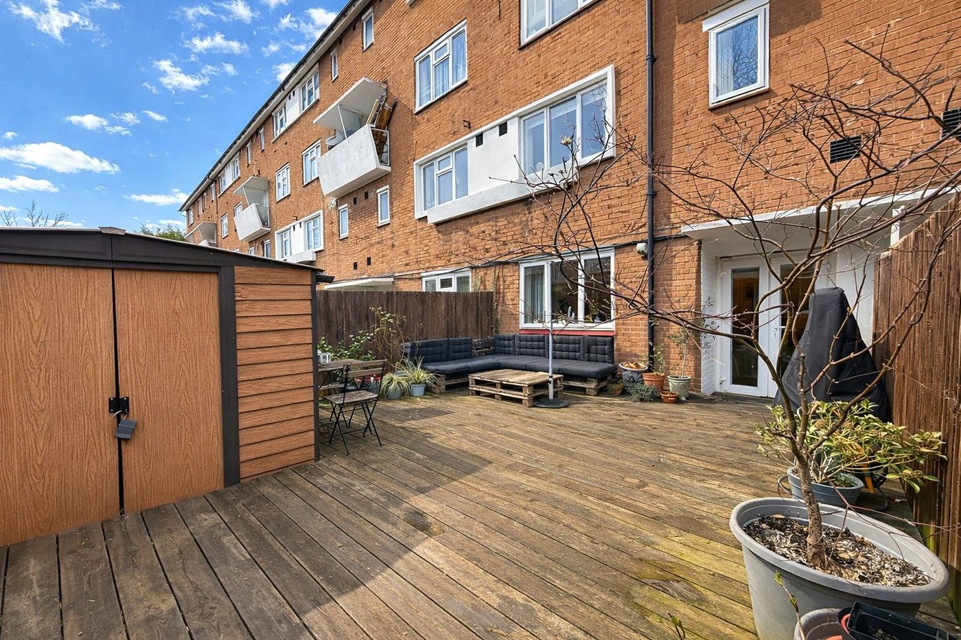 2 bedroom property for sale in London | Robinson Jackson