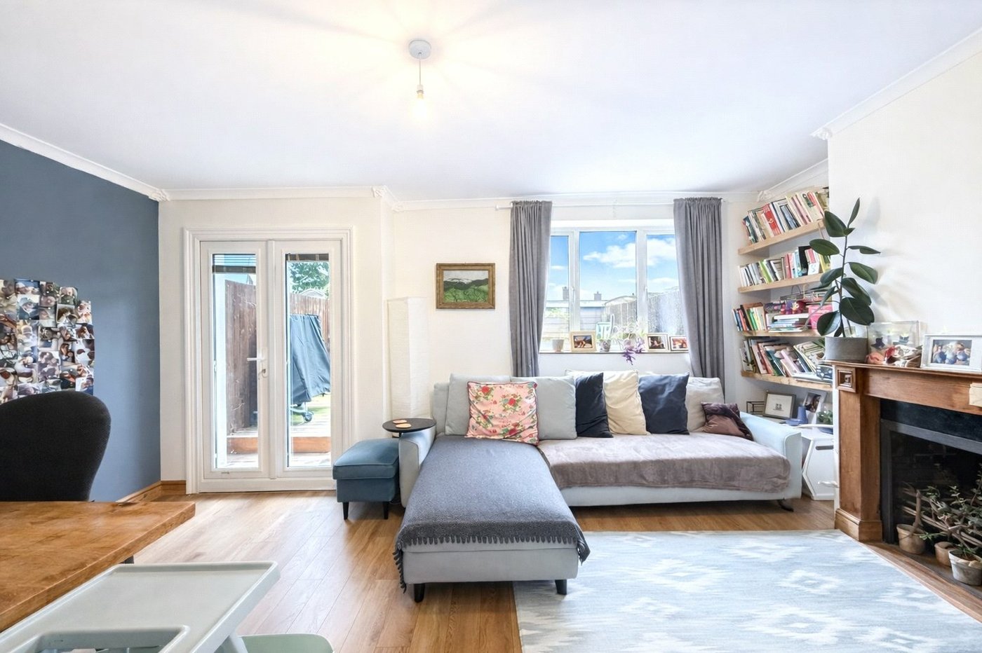 2 bedroom property for sale in London | Robinson Jackson