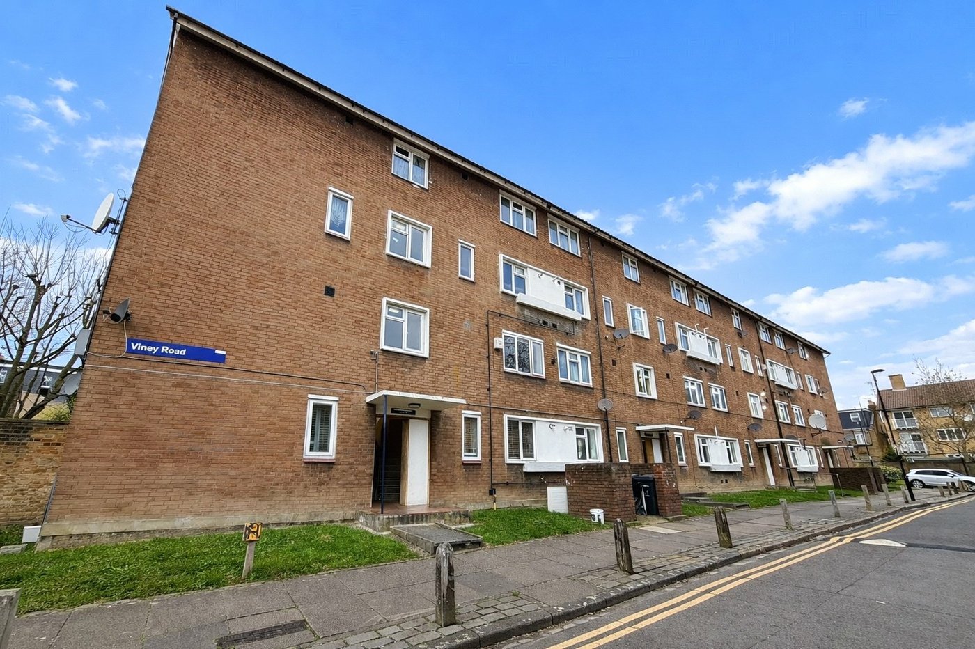 2 bedroom property for sale in London | Robinson Jackson