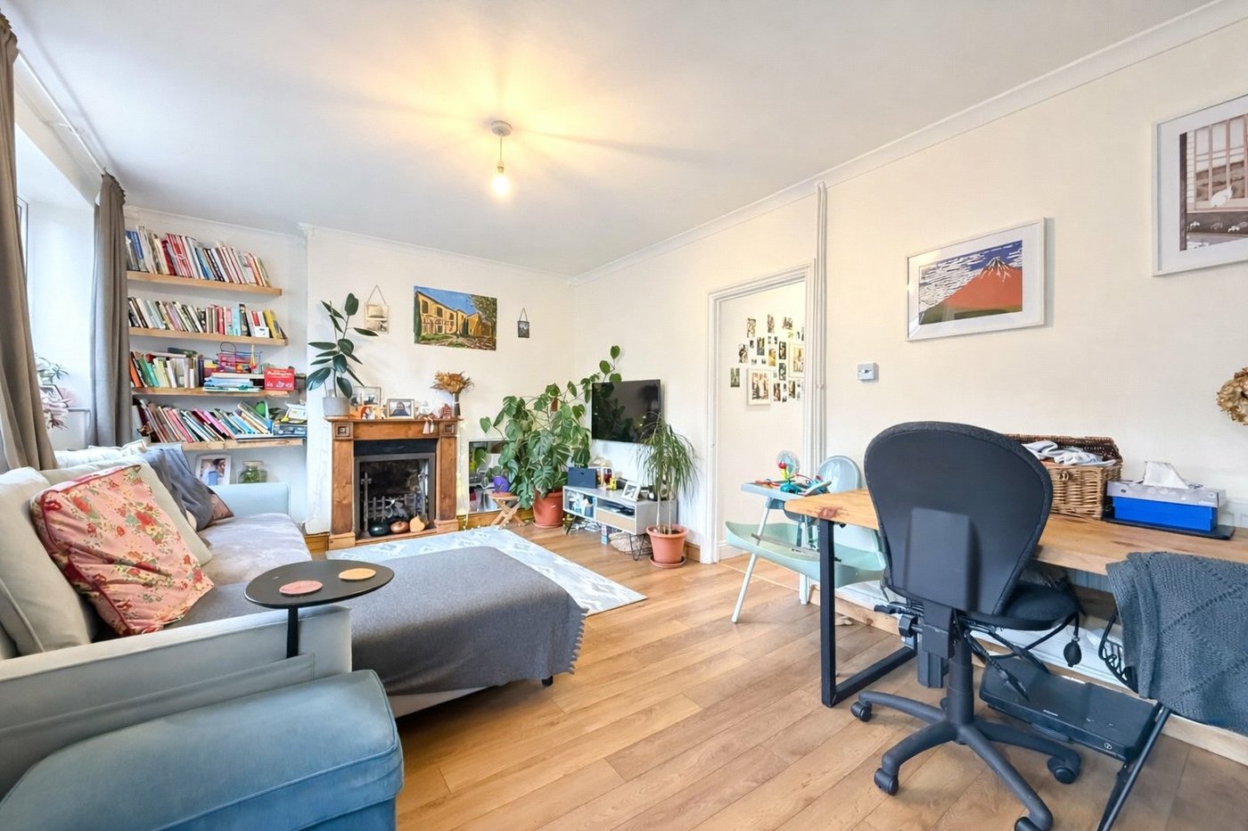 2 bedroom property for sale in London | Robinson Jackson